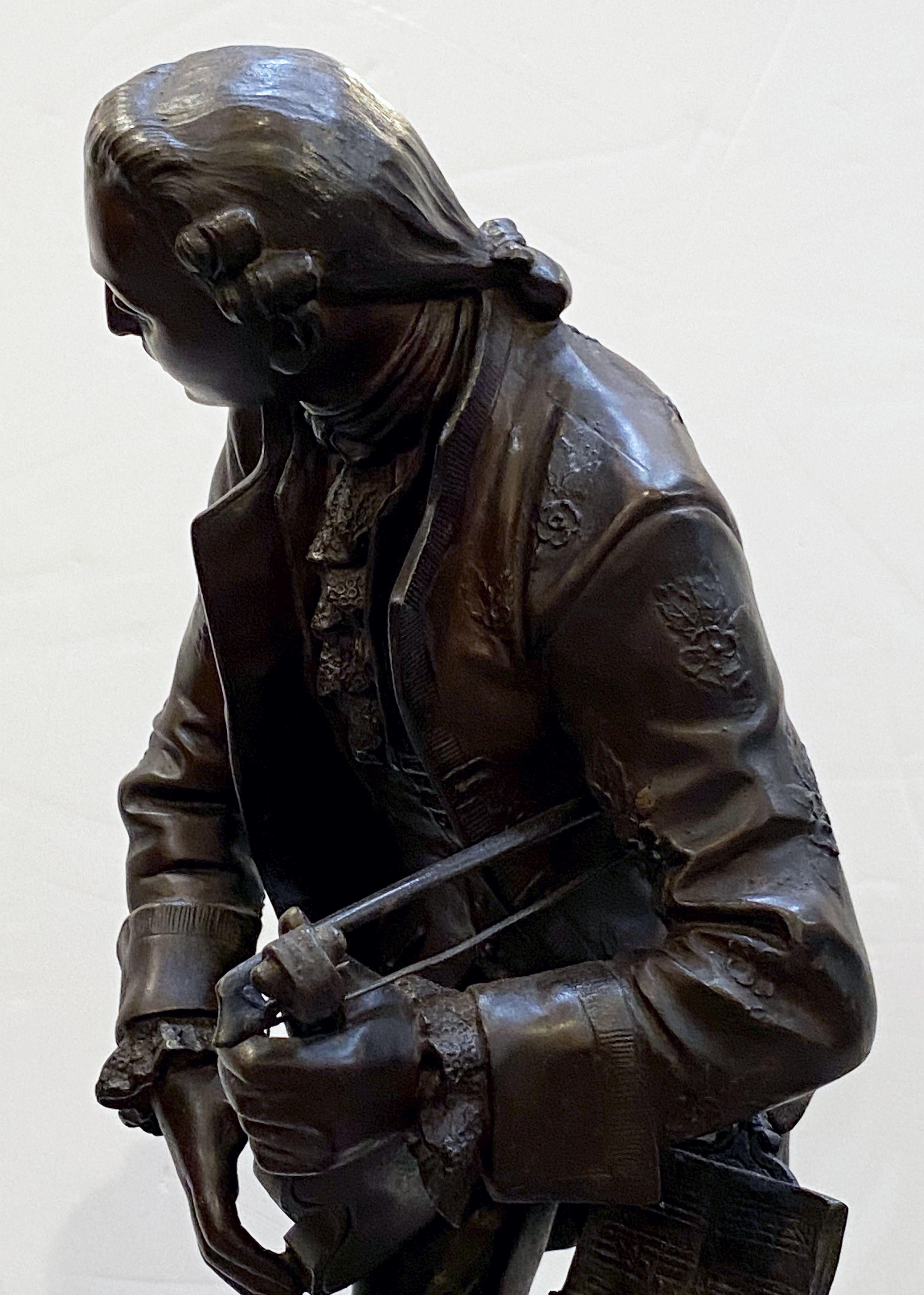 Grande figurine française en bronze d'un musicien, d'après Mathurin Moreau en vente 3
