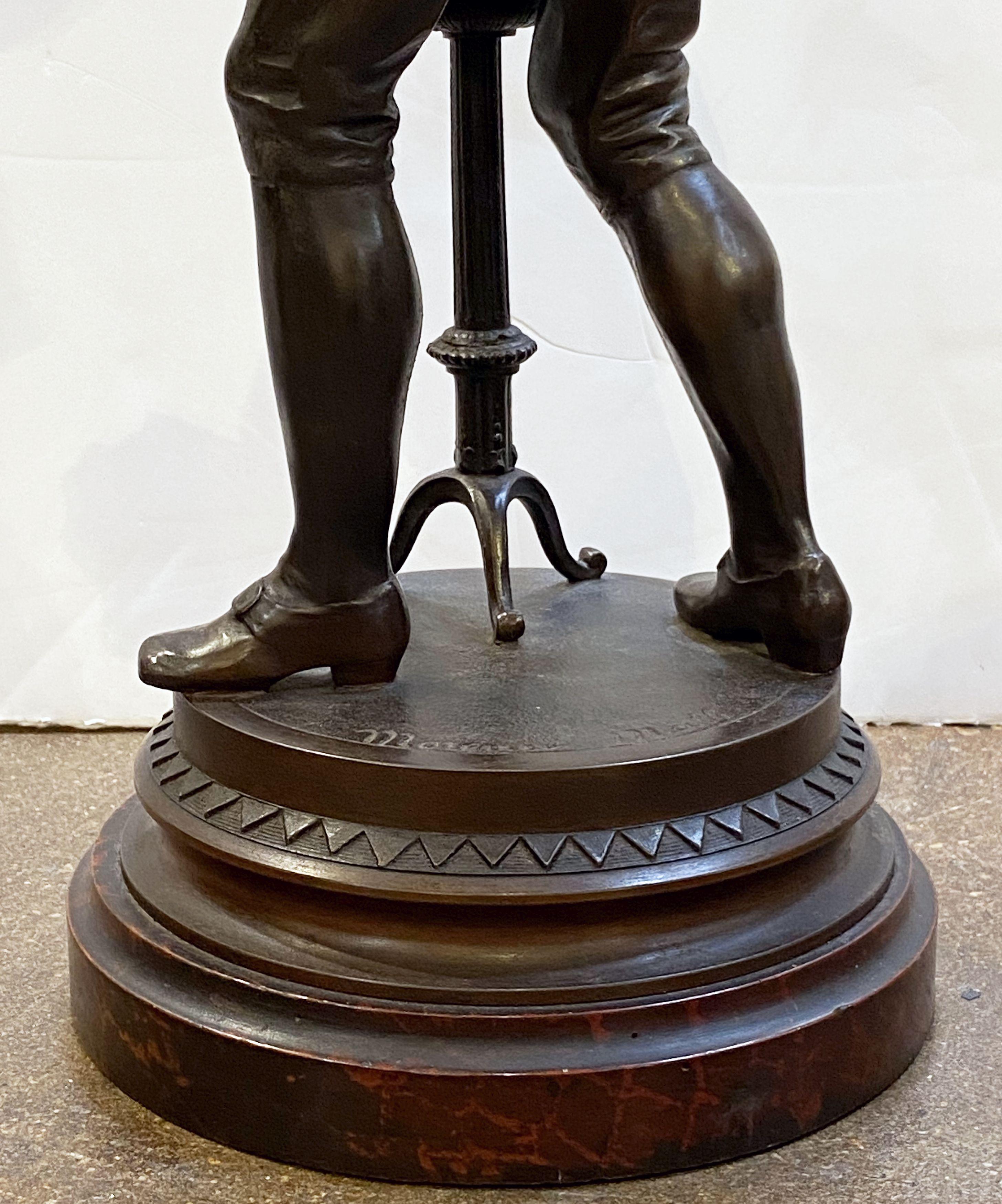 Grande figura di artista francese in bronzo e speltro, dopo Mathurin Moreau in vendita 9
