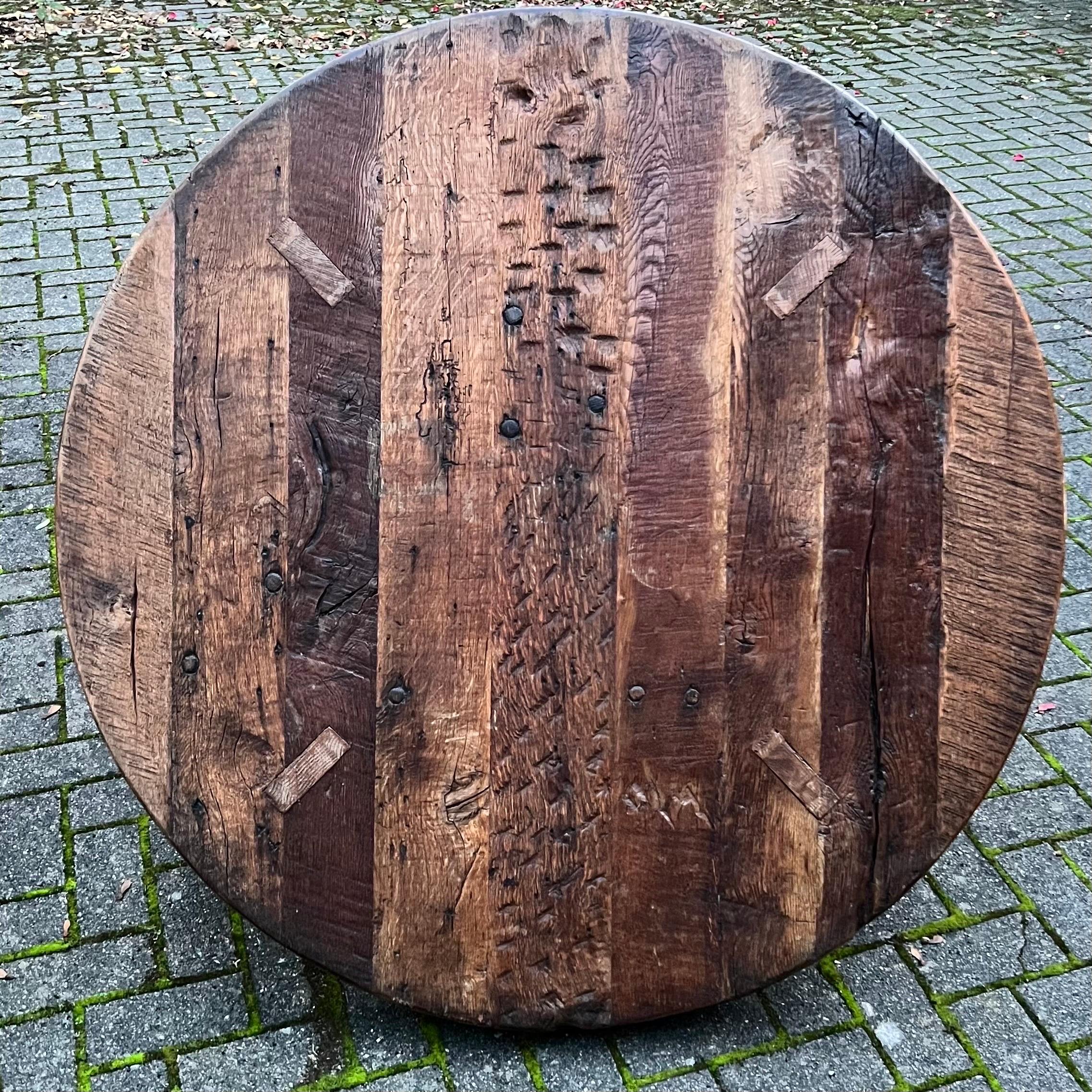 Brutalisme Grande table basse brutaliste française en chêne massif 130cm en vente