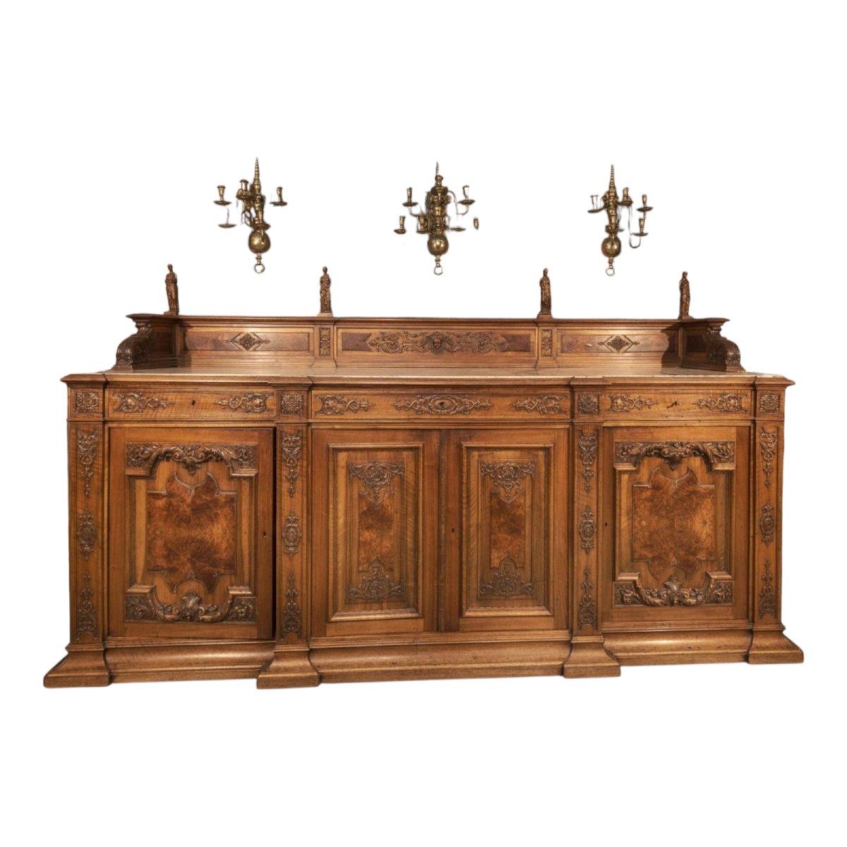 Francese Grande buffet francese del XIX secolo, legno intagliato e piano in marmo in vendita