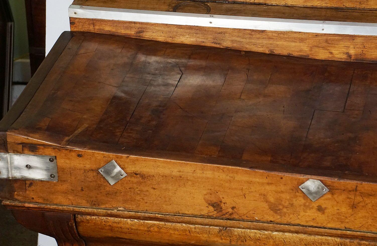 Large French Butcher's Chopping Block from the 19th Century For Sale 7