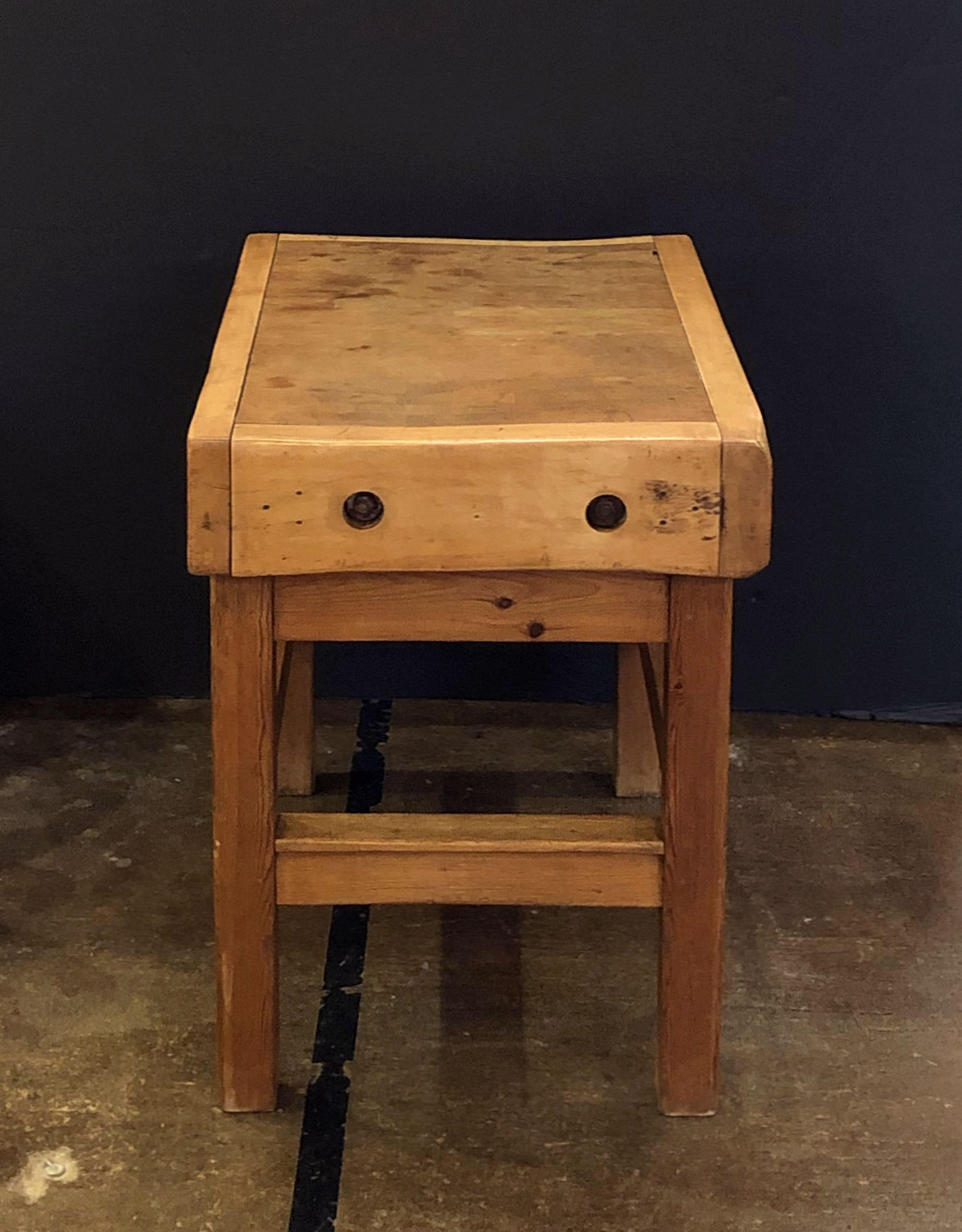 Large French Butcher's Chopping Block on Stand In Good Condition In Austin, TX