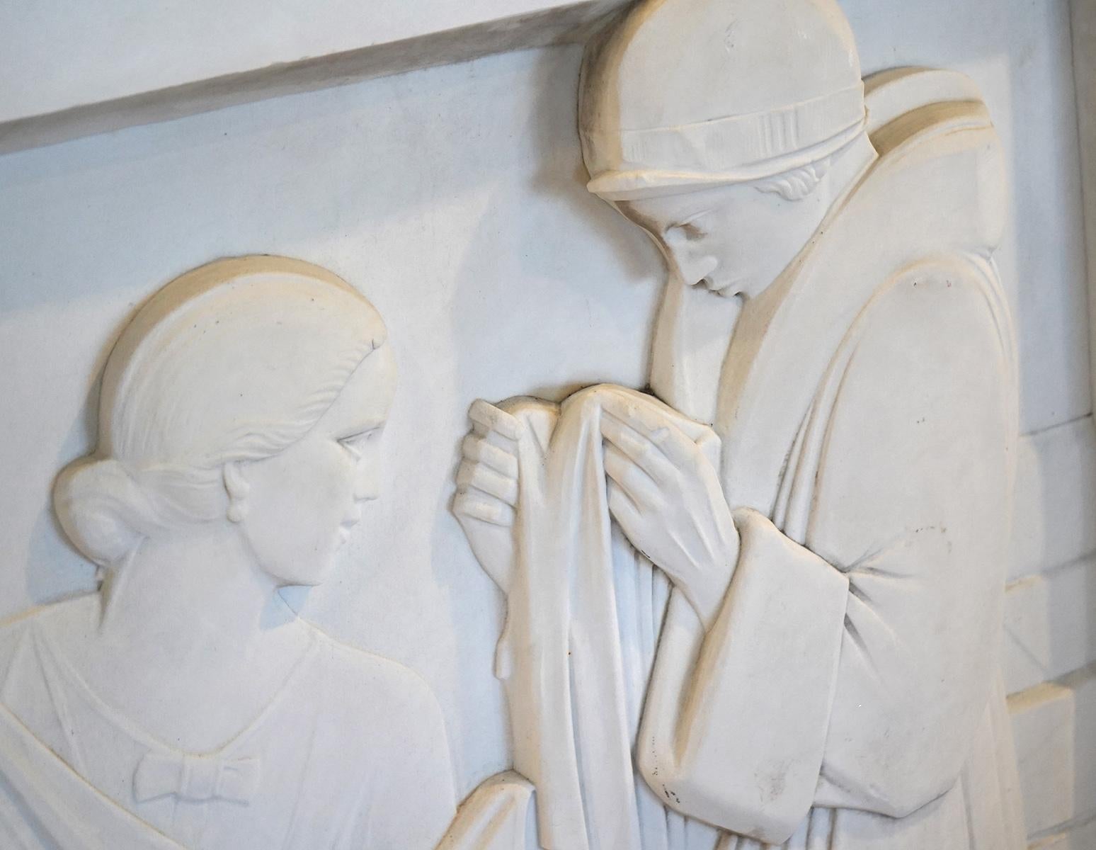 Grande sculpture française en marbre Carrera Art Deco Bon état - En vente à Ft. Lauderdale, FL