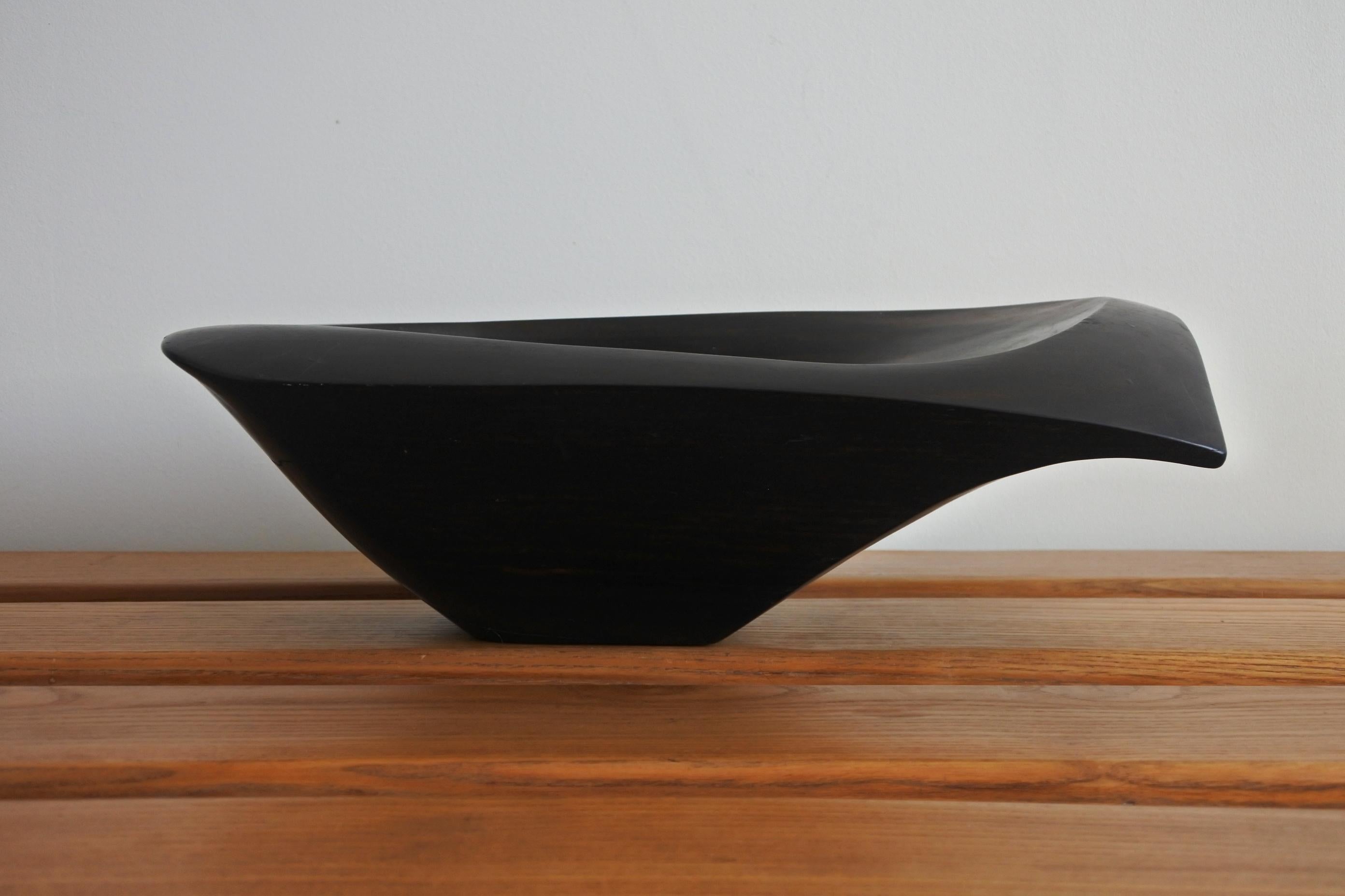 Large French Carved Ebony Wood Dish in the Style of Alexandre Noll, 1950s (Französisch)