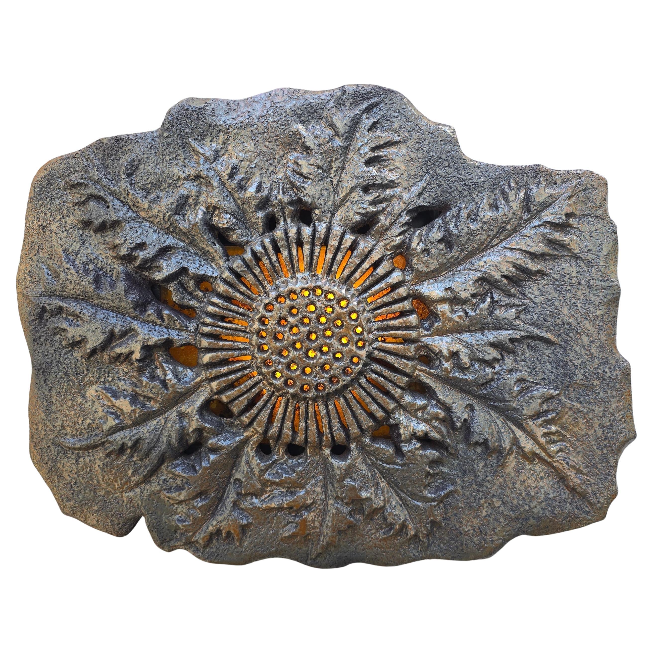 Grande sculpture lumineuse en céramique française en forme de soleil 1970