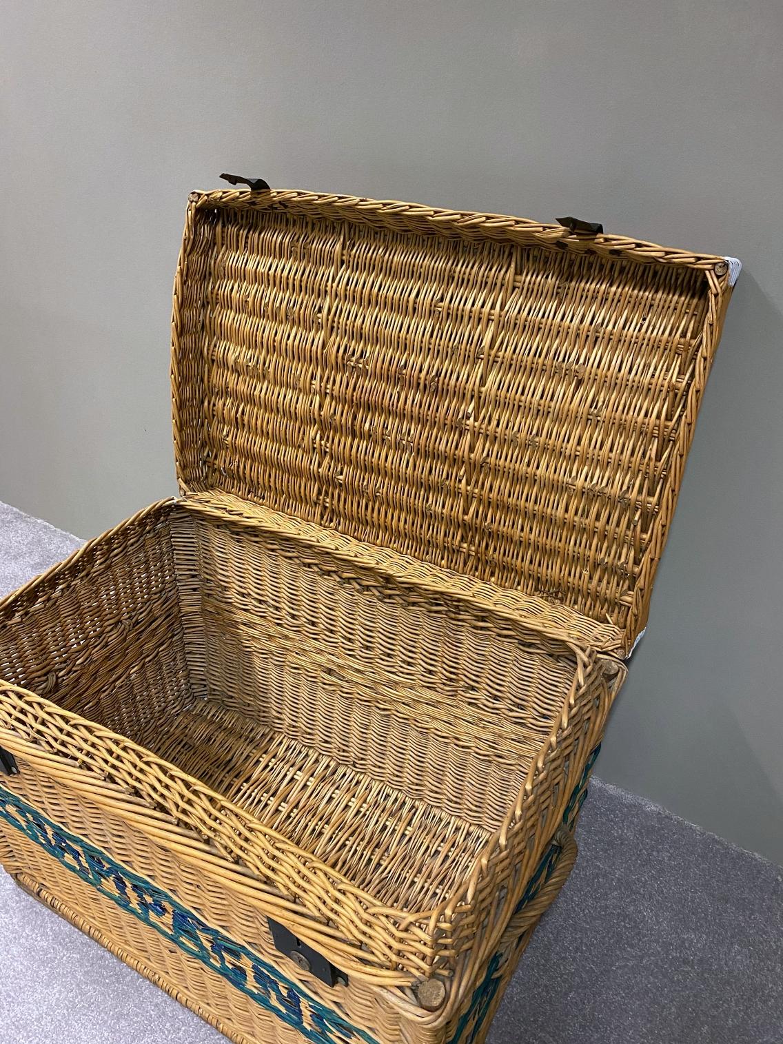 Large French Champagne Wicker Basket Trunk, 1930s, France 6