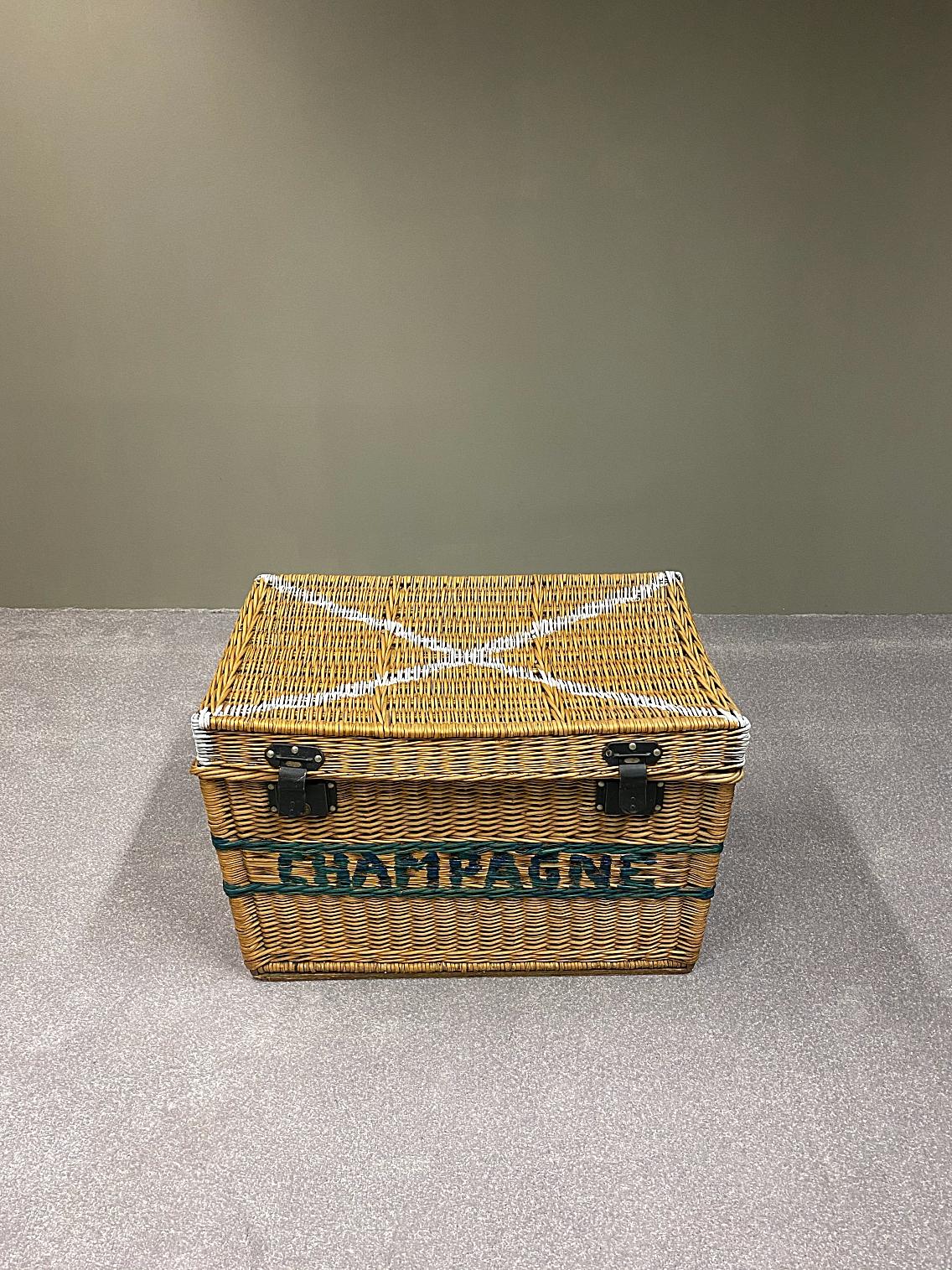 Large French Champagne Wicker Basket Trunk, 1930s, France 2