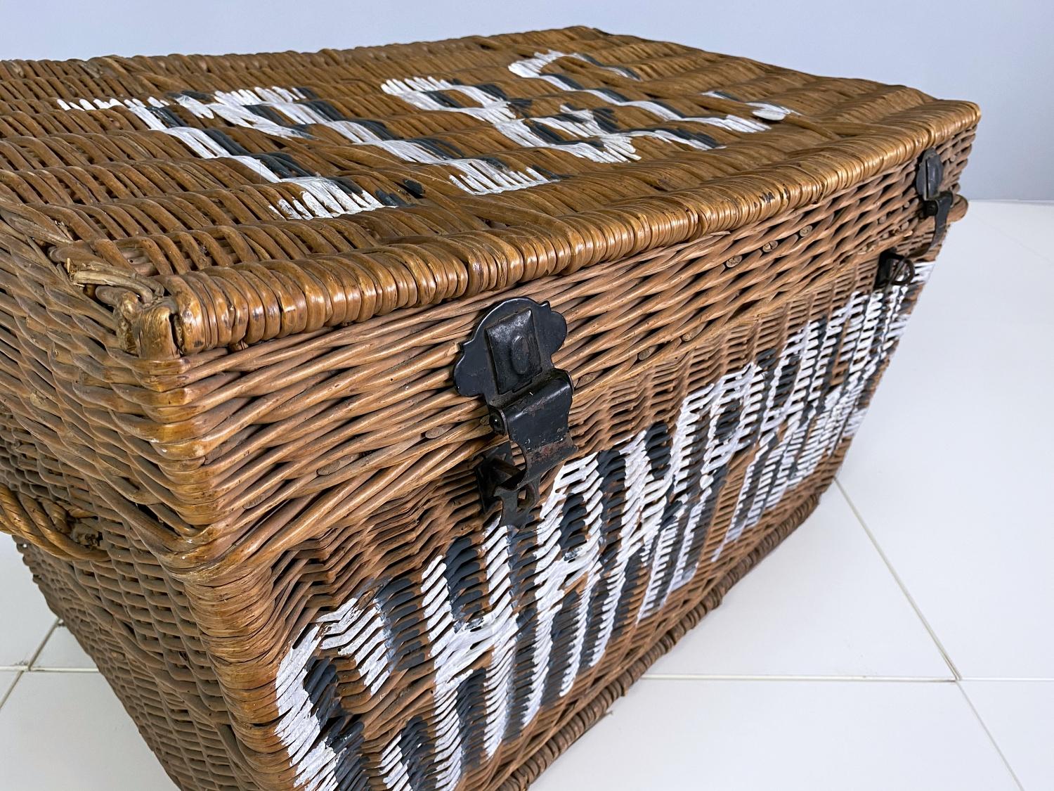 Large French Champagne Wicker Basket Trunk, 1936, France In Good Condition In Biebergemund, Hessen