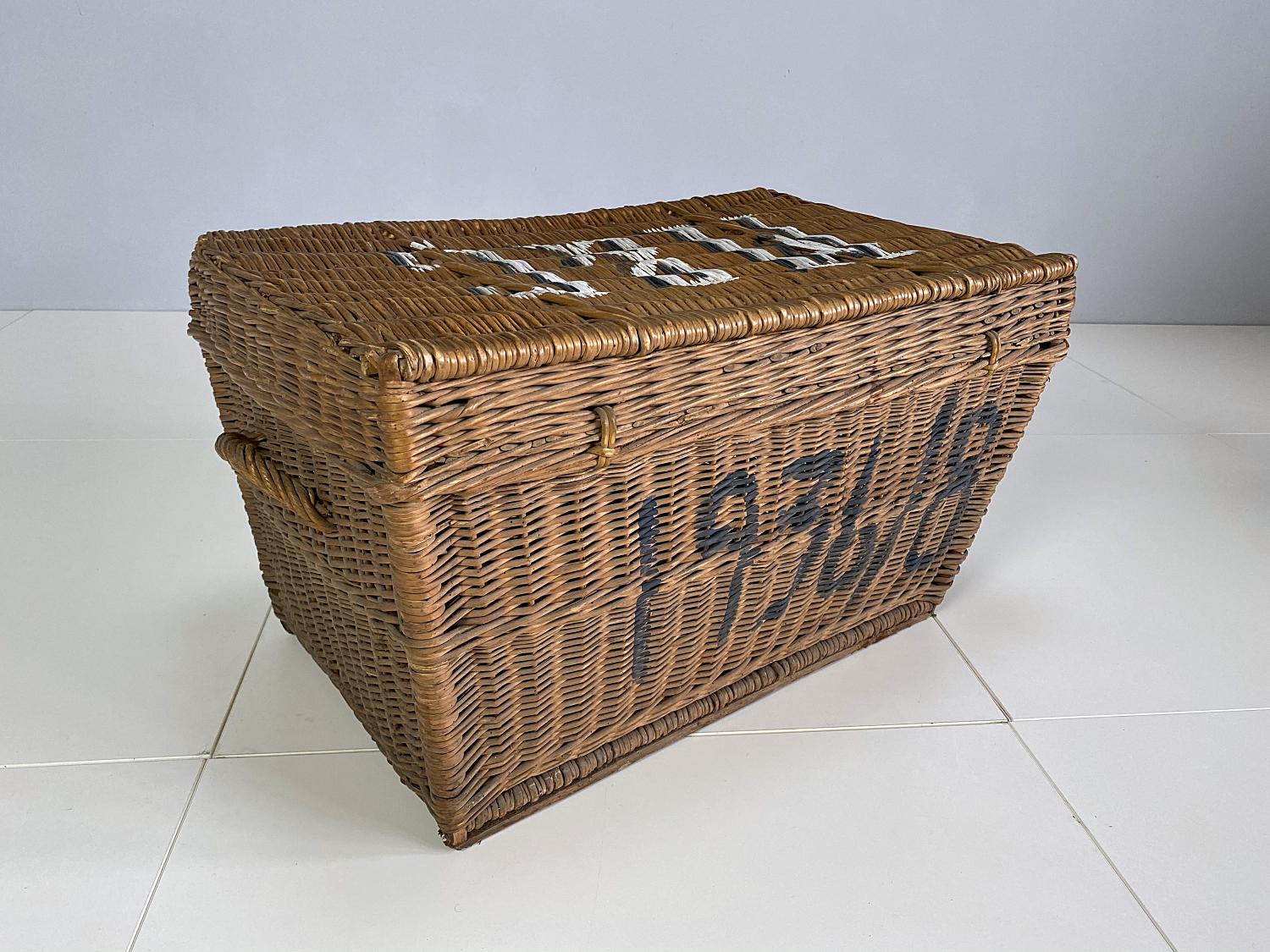 Large French Champagne Wicker Basket Trunk, 1936, France 1