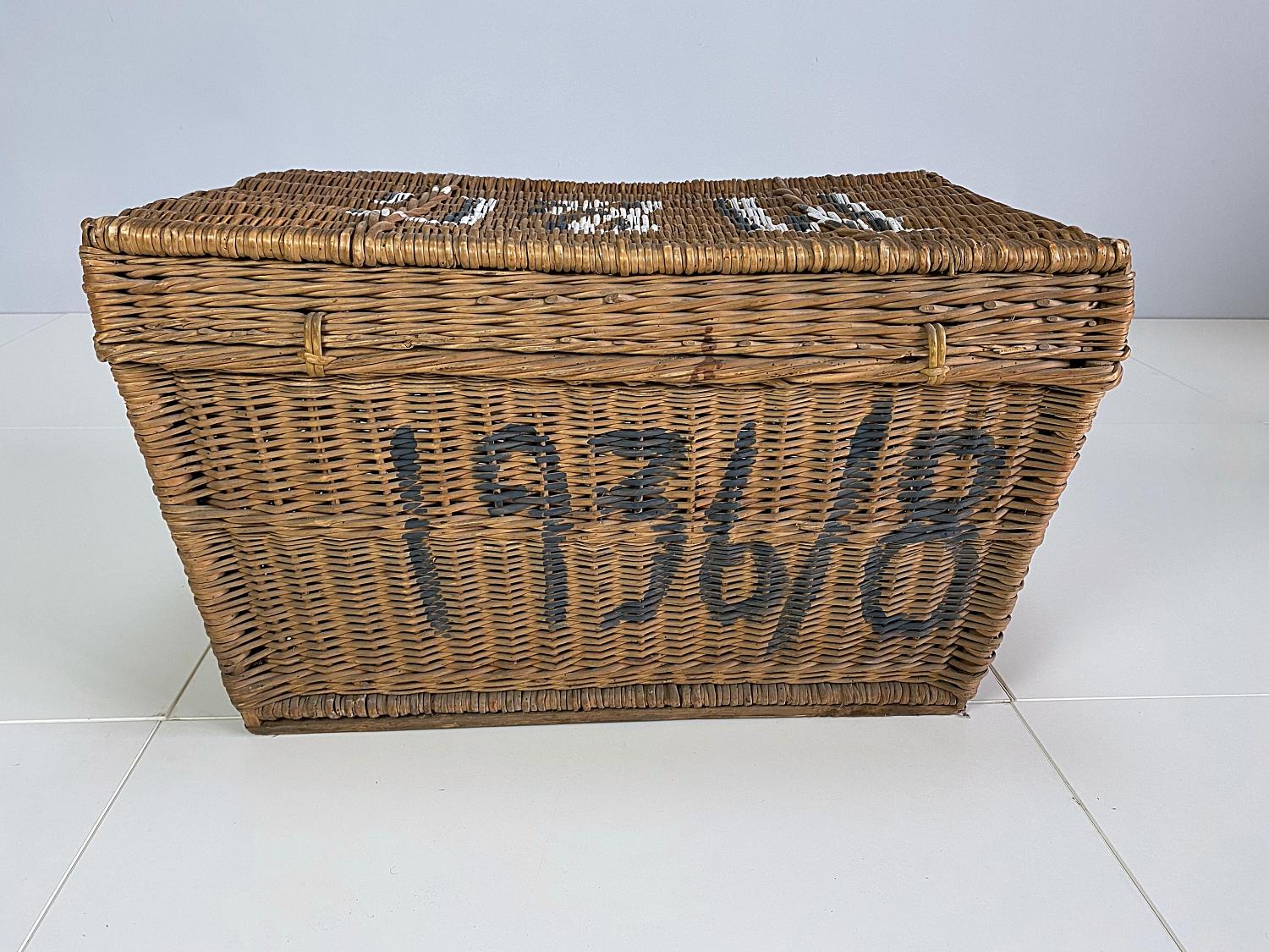 Large French Champagne Wicker Basket Trunk, 1936, France 2