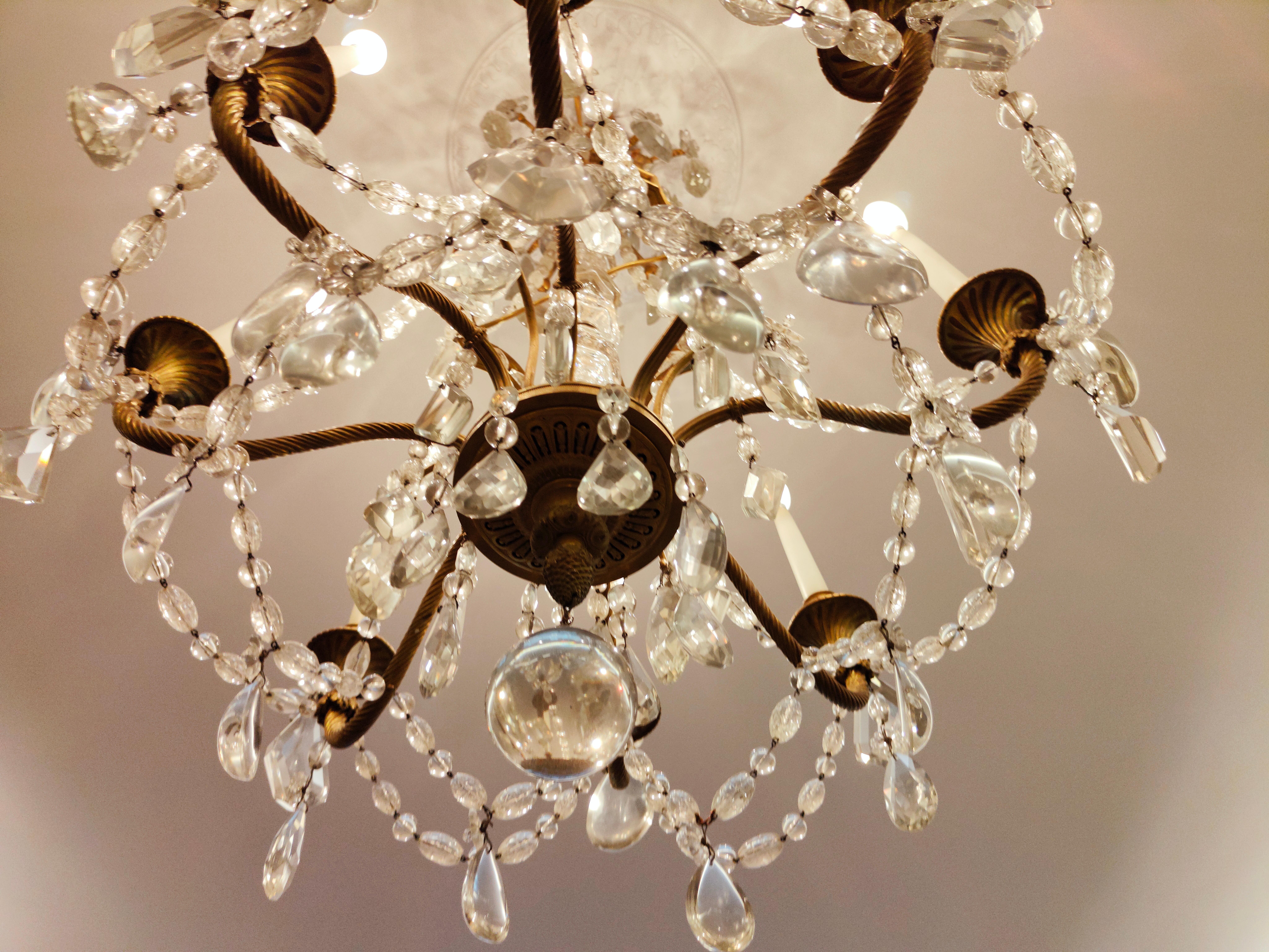 19th Century Large French Chandelier in Gilt Bronze and Faceted Glass from the XIX For Sale