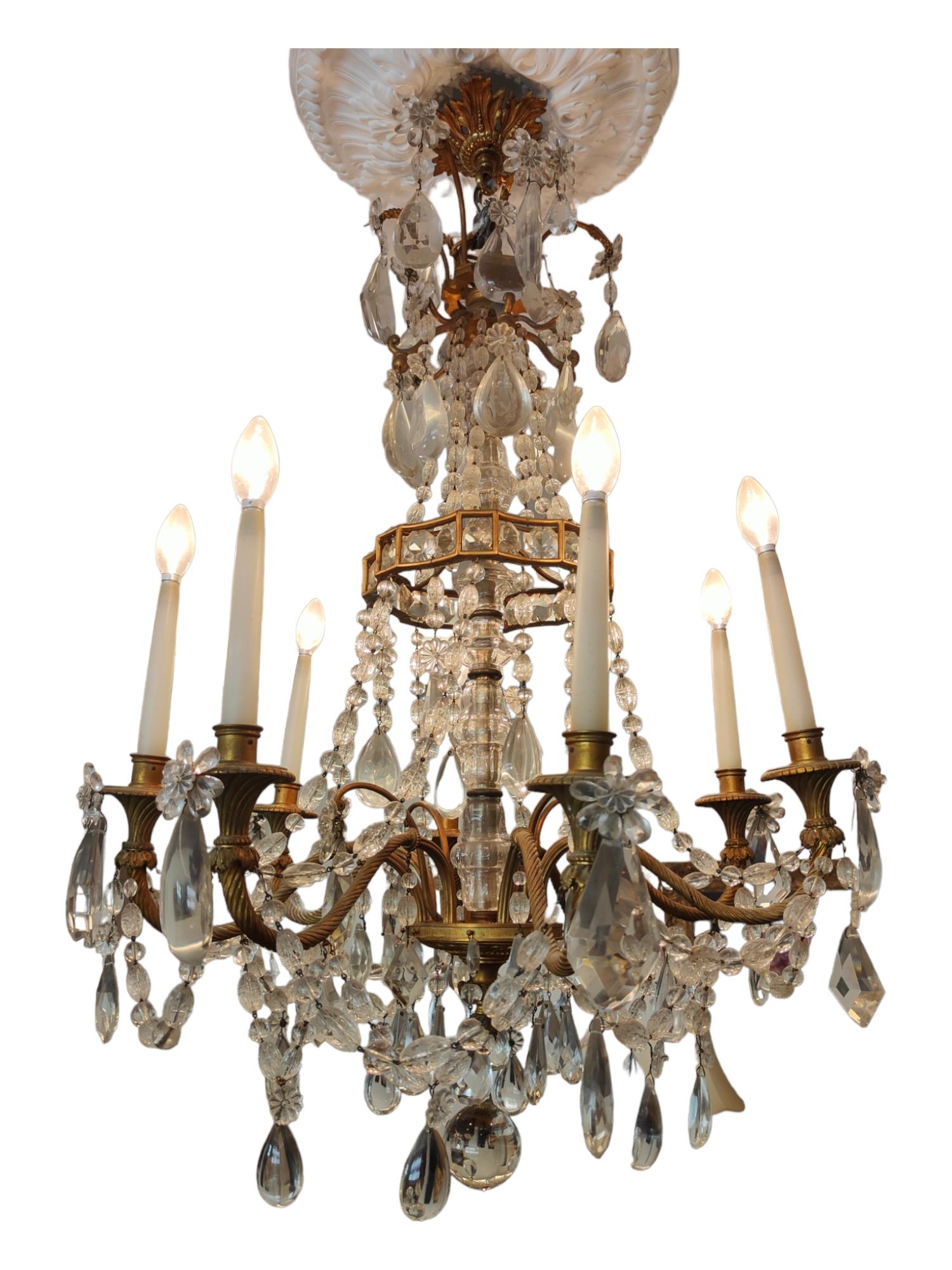 Large French Chandelier in Gilt Bronze and Faceted Glass from the XIX For Sale 2