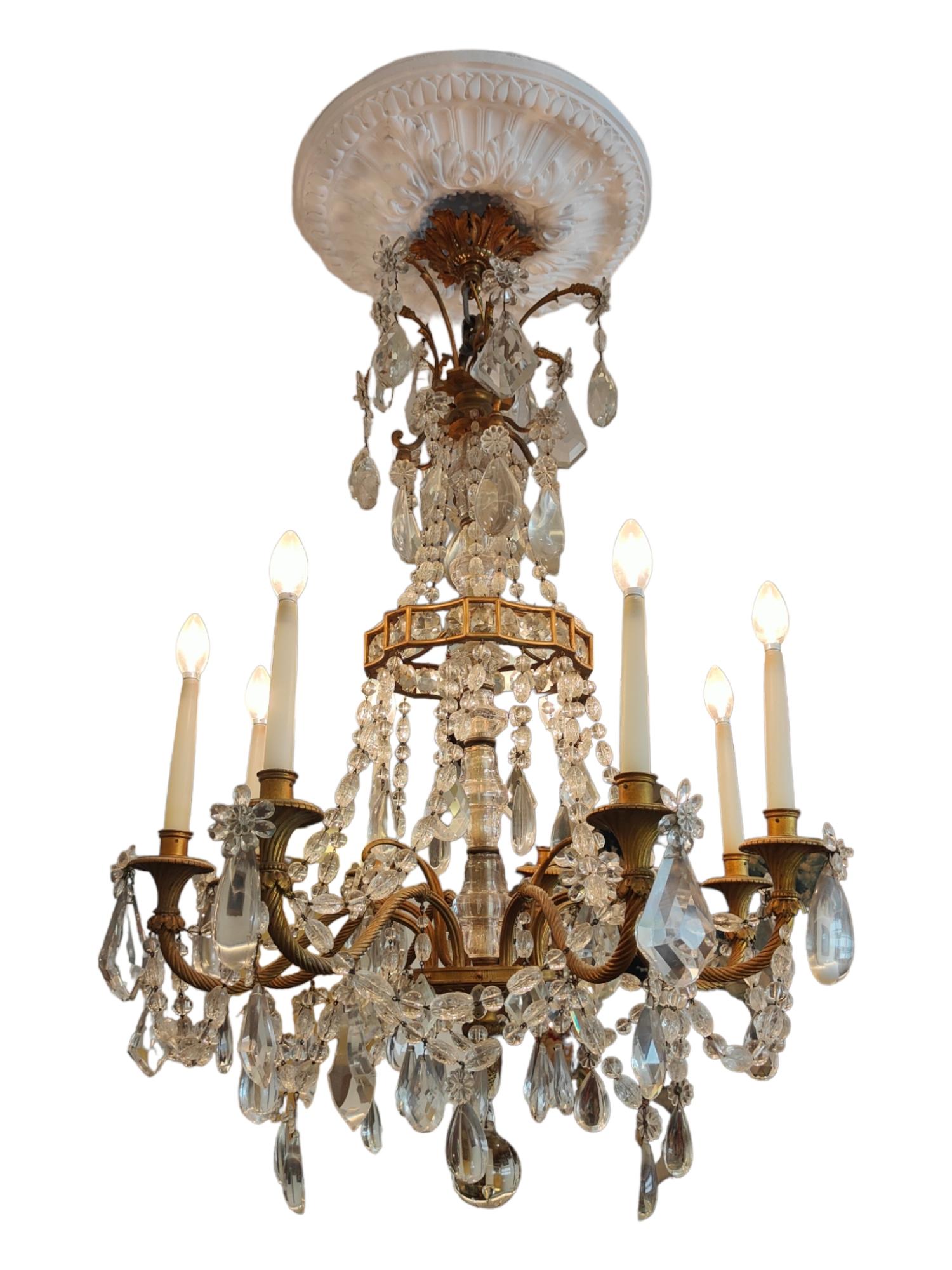 Large French Chandelier in Gilt Bronze and Faceted Glass from the XIX For Sale 3
