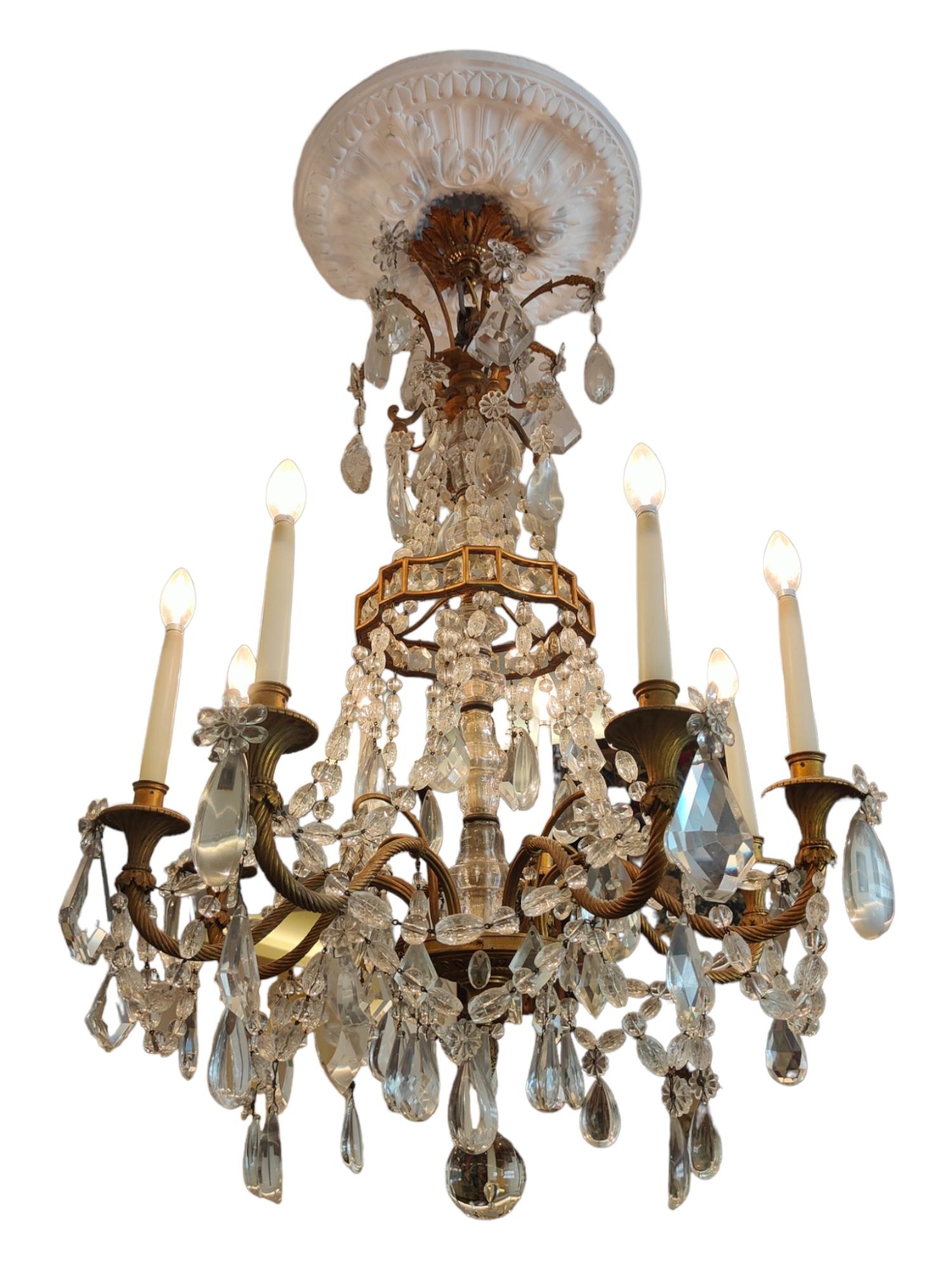 Large French Chandelier in Gilt Bronze and Faceted Glass from the XIX For Sale 4