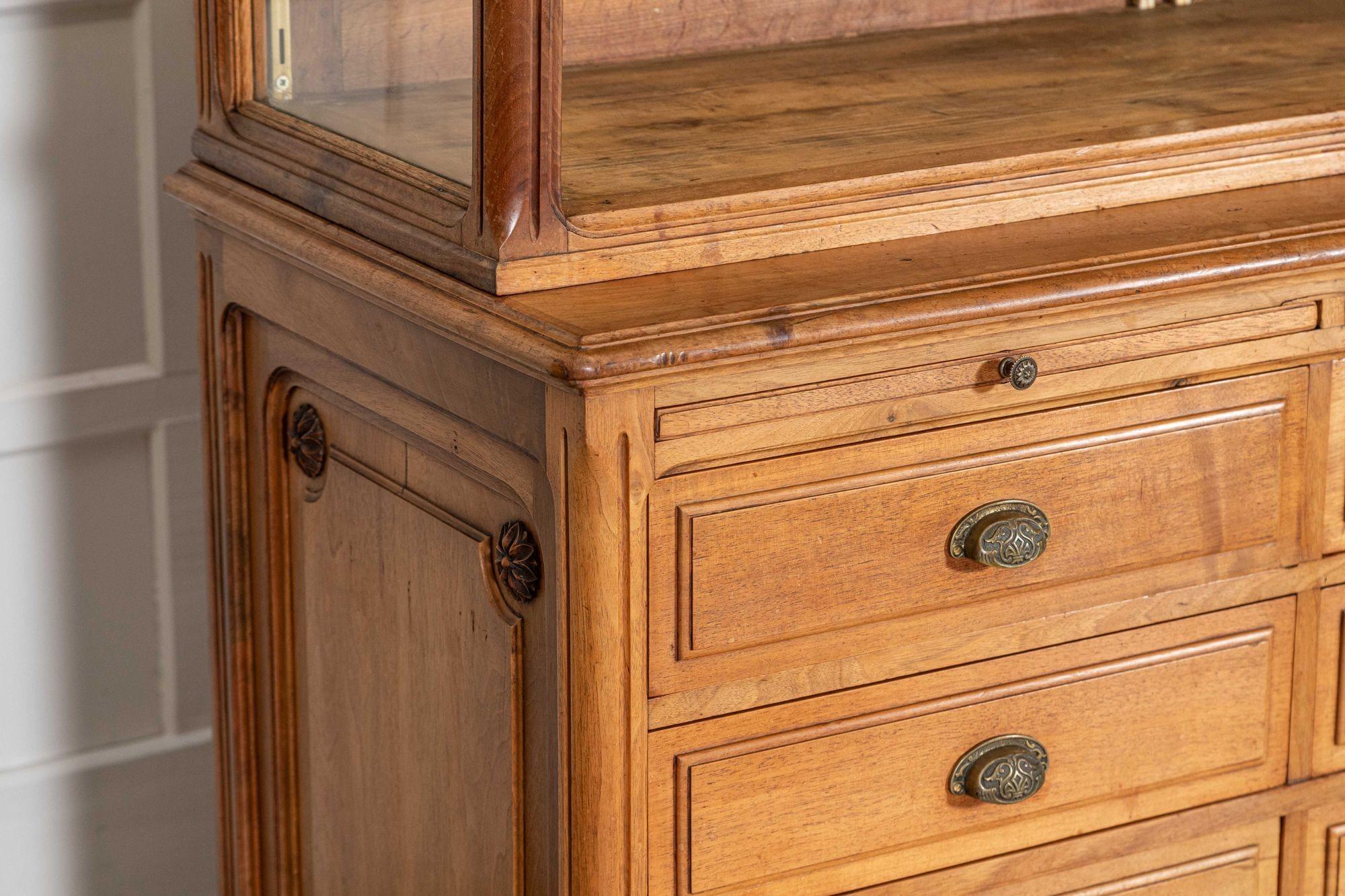 Grande vetrina da farmacia francese in ciliegio in vendita 7