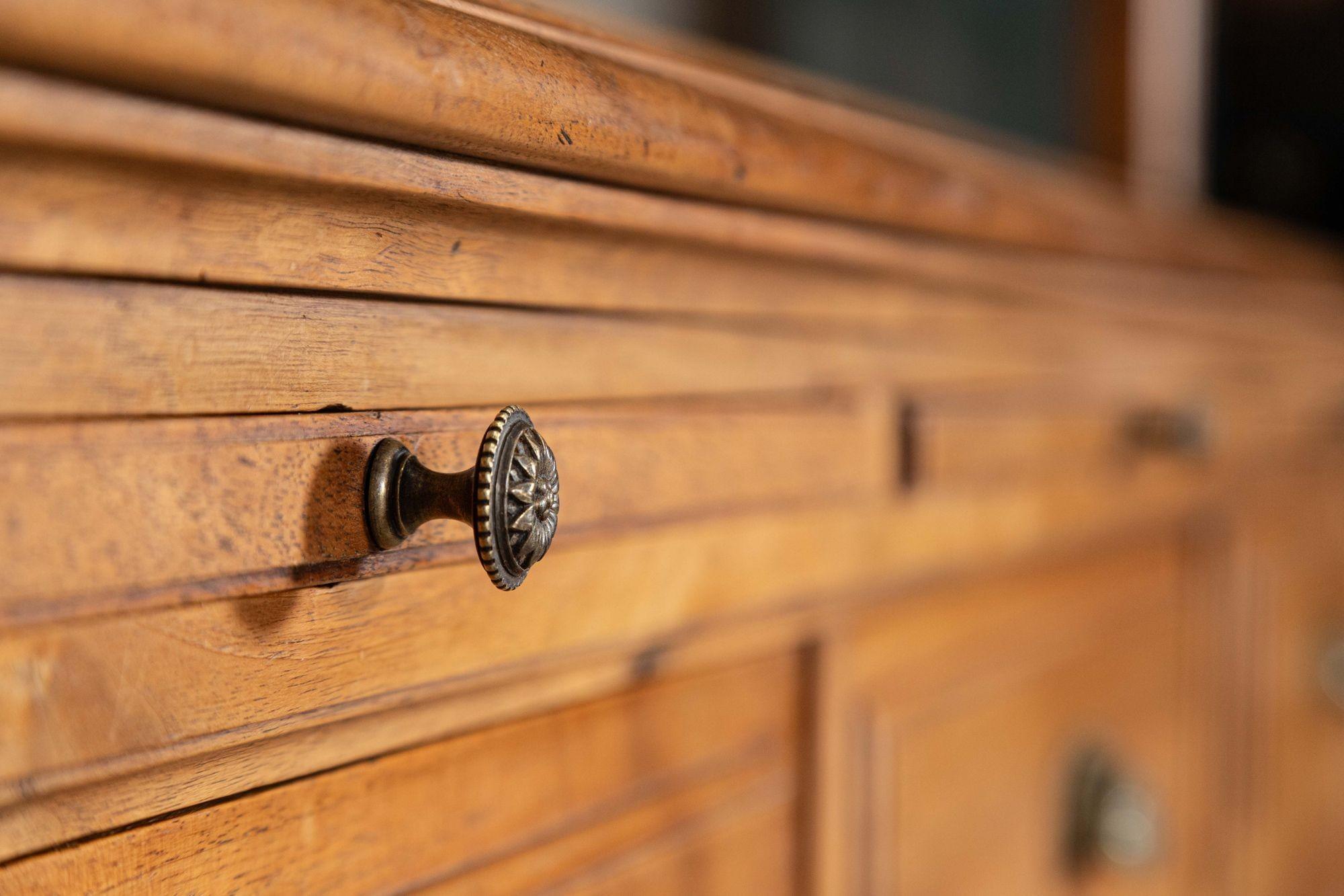 Grande vetrina da farmacia francese in ciliegio in vendita 9