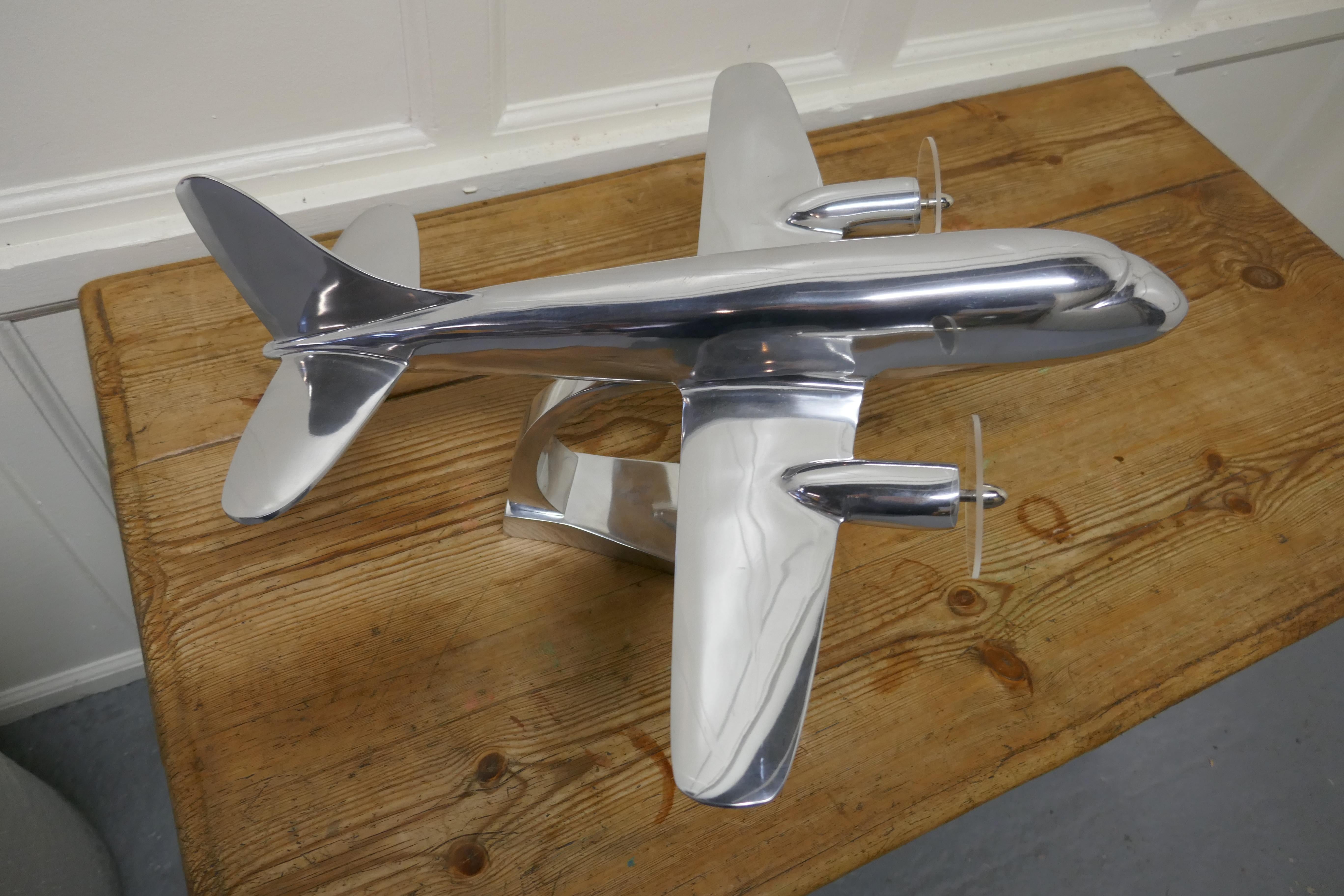 Large French Chrome Desktop Model of Douglas DC3 In Good Condition For Sale In Chillerton, Isle of Wight