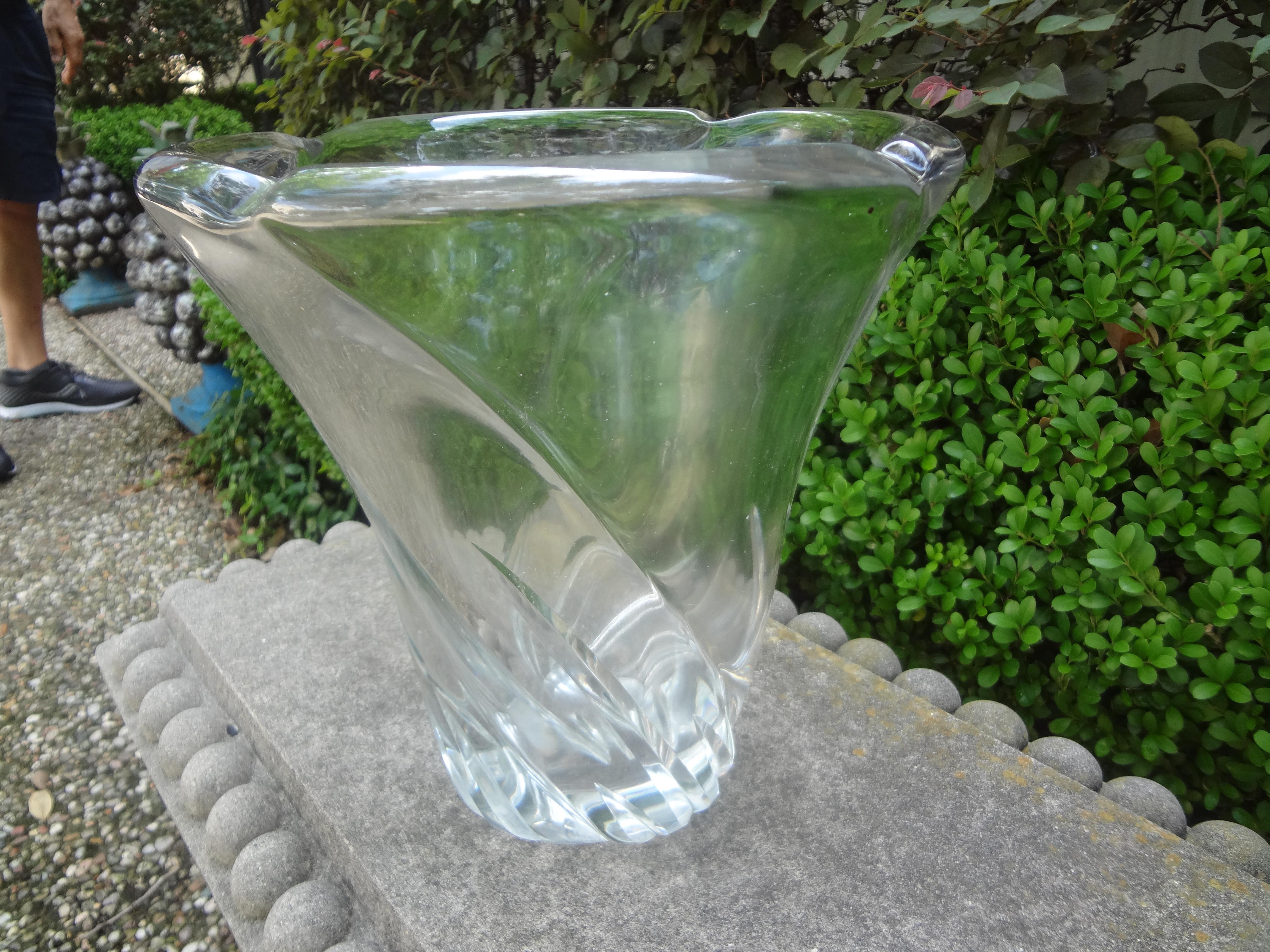Große französische Vase aus klarem Kristall von Daum im Zustand „Gut“ im Angebot in Houston, TX