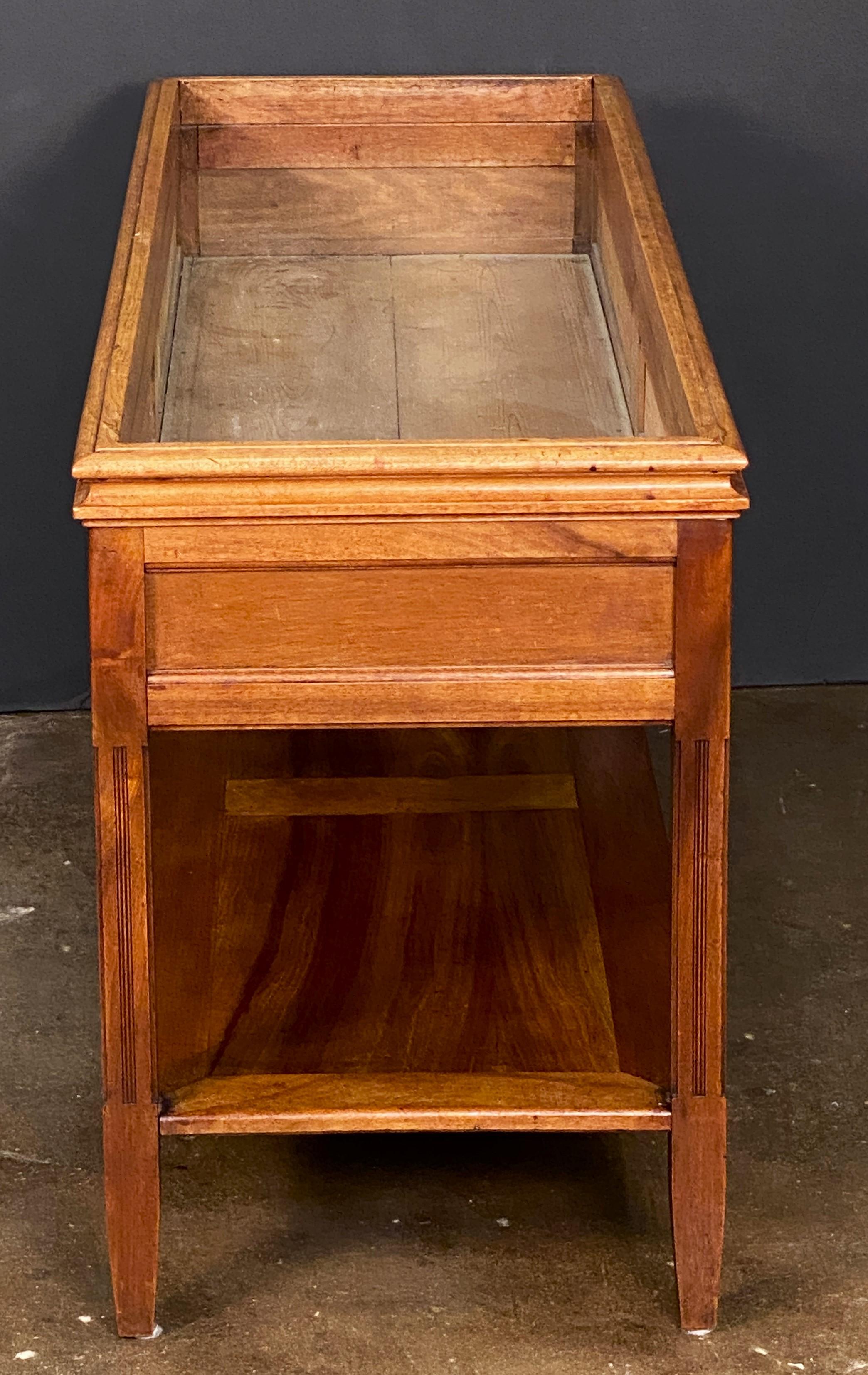 Grande table console ou jardinière en merisier avec revêtement en métal en vente 1