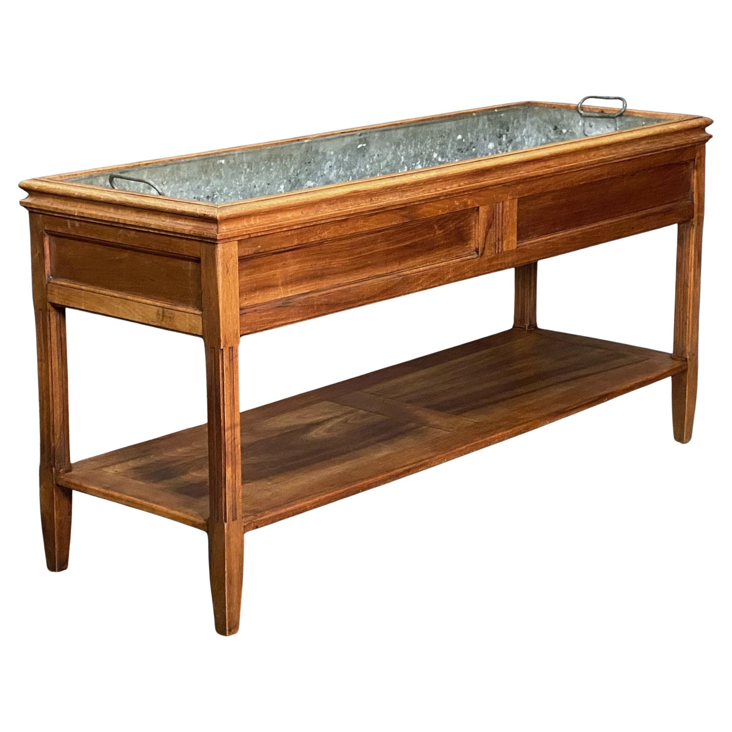 Grande table console ou jardinière en merisier avec revêtement en métal en vente