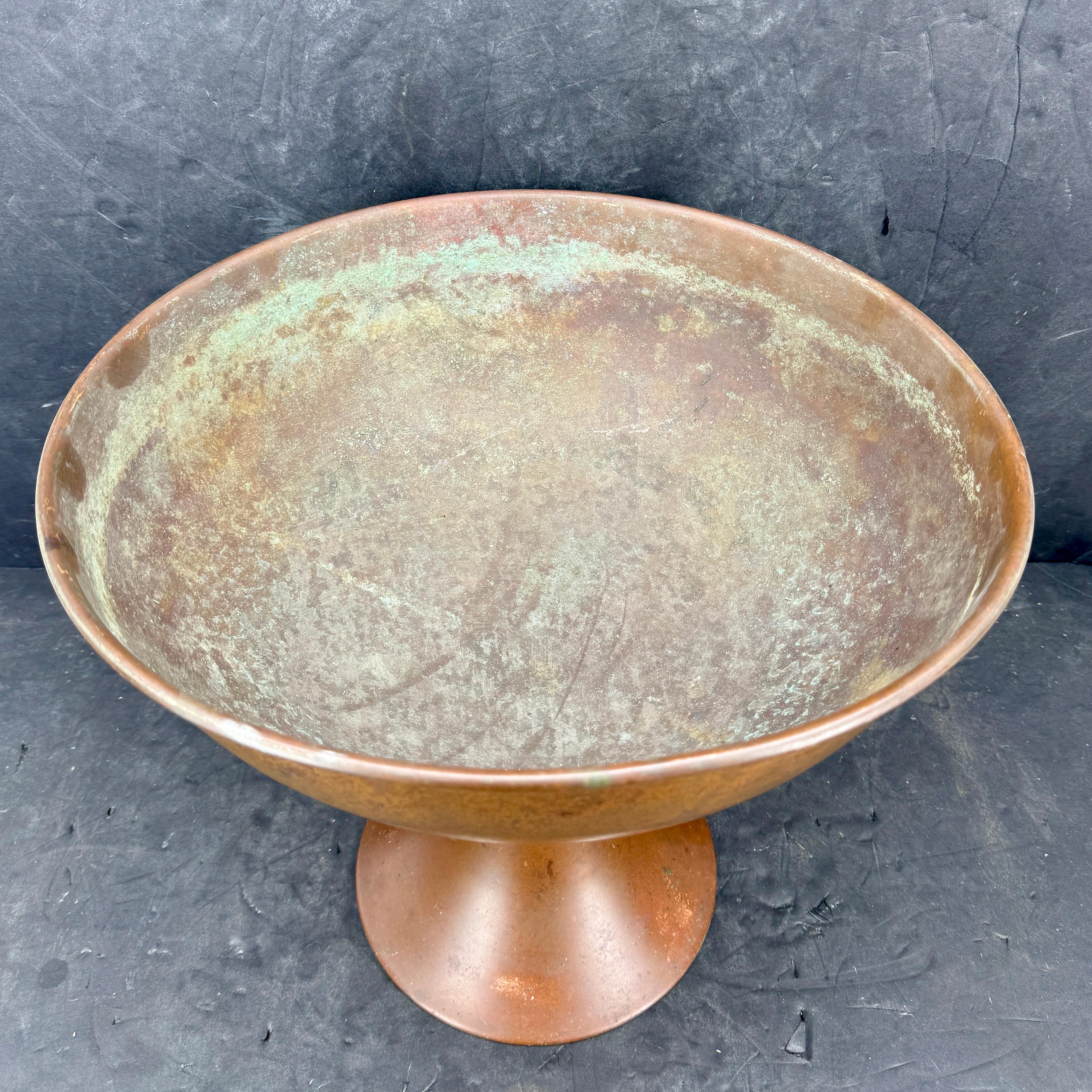 Large French Copper Footed Wine Champagne Cooler Bucket In Good Condition For Sale In Haddonfield, NJ