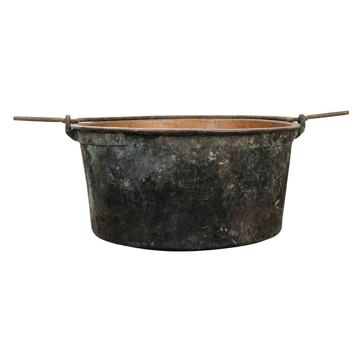 Grand pot en cuivre français avec poignée de suspension en fer
