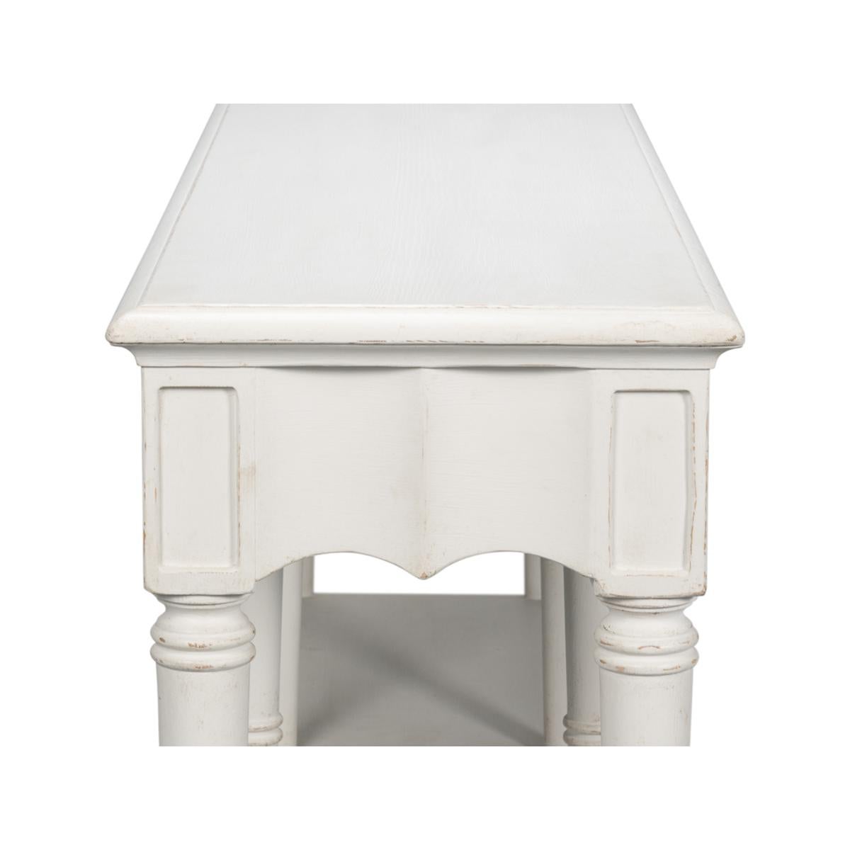 Grande table console de style campagne française - Antique White en vente 2