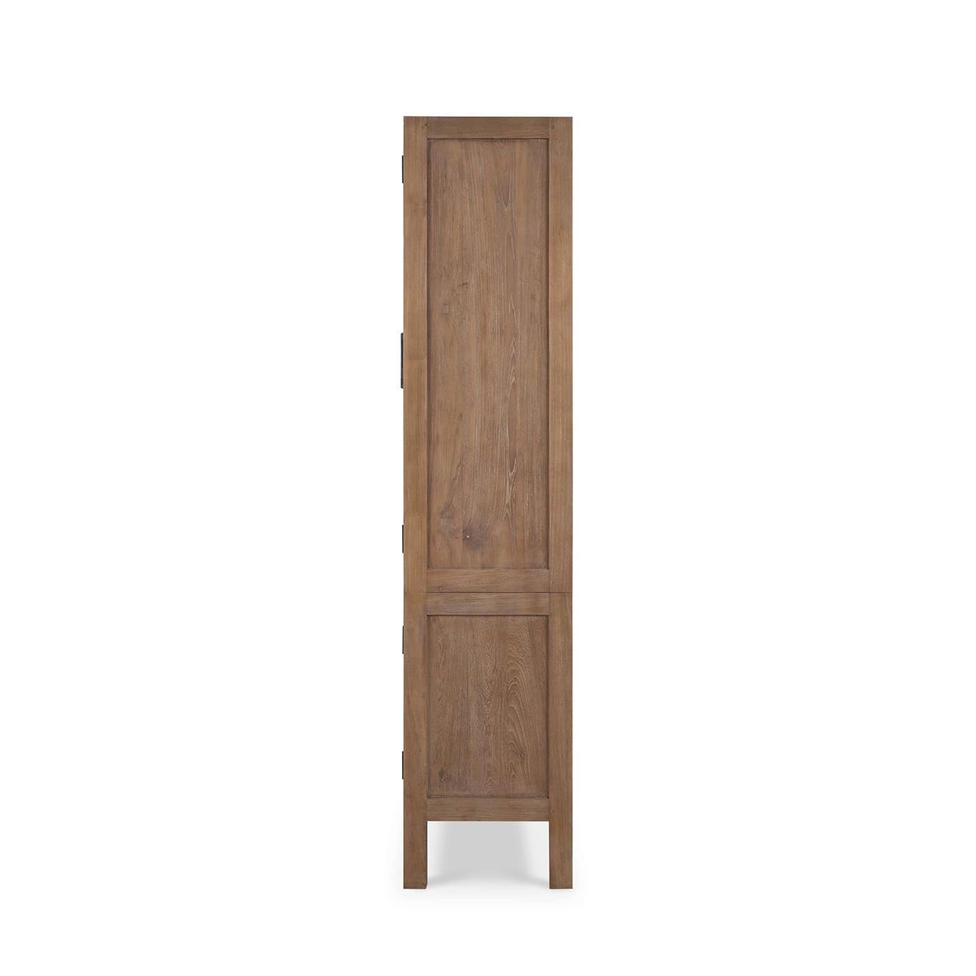 Großer französischer Landweinschrank (Asiatisch) im Angebot