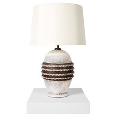 Große französische Crispé glasierte Art Deco Tischlampe