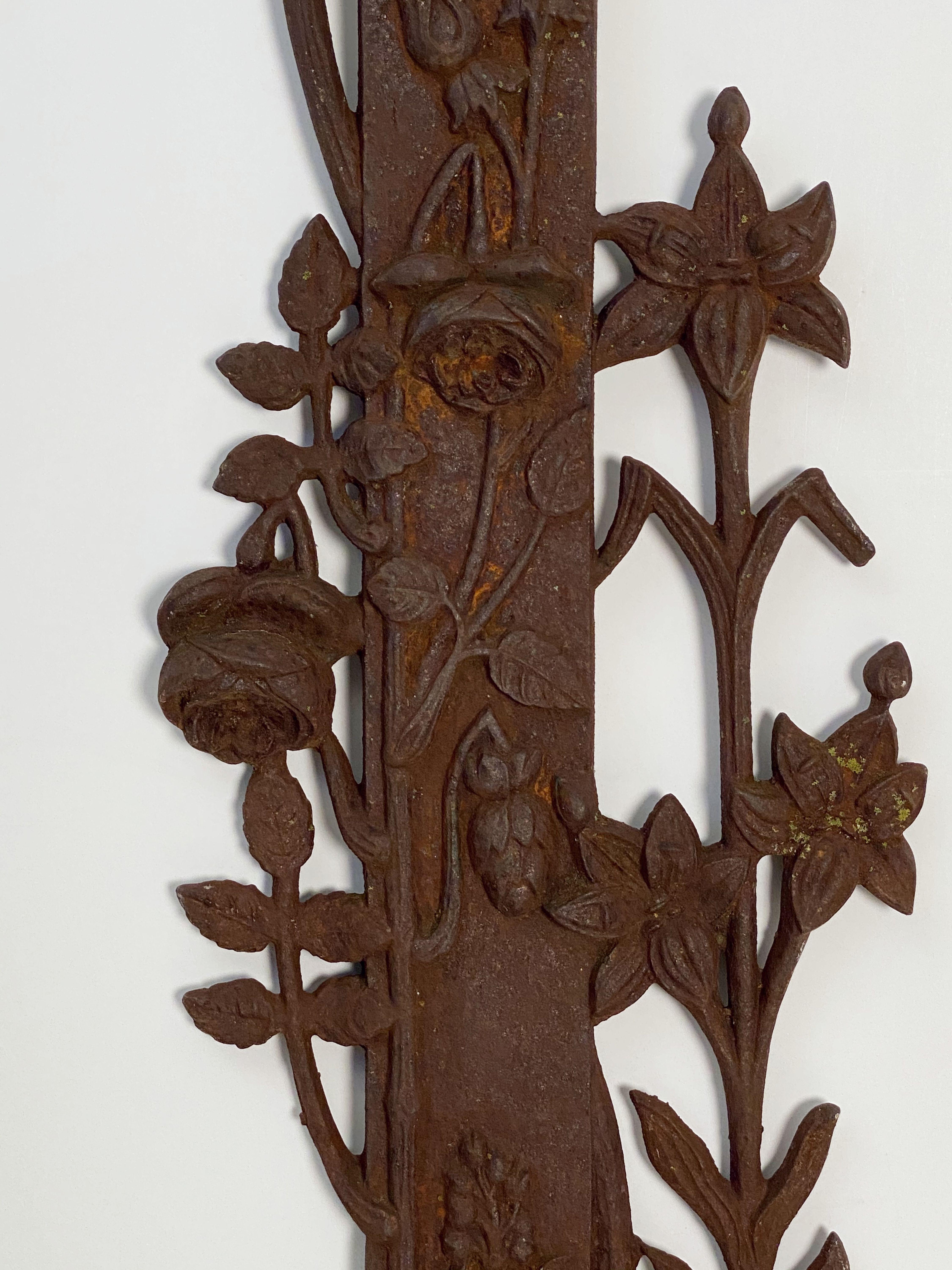 Large French Cross of Cast Iron with Floral Vine Pattern 6