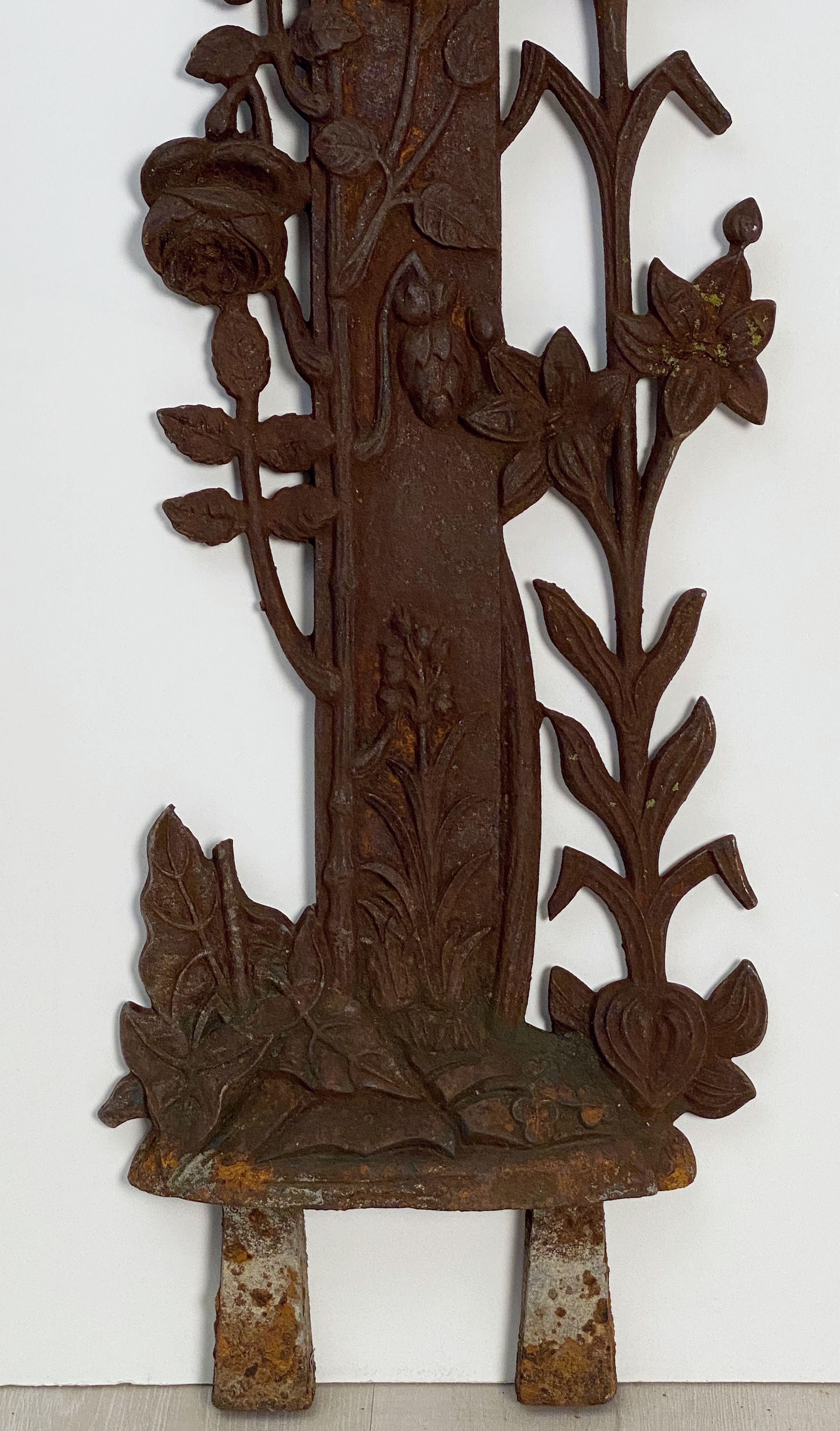 Large French Cross of Cast Iron with Floral Vine Pattern 7