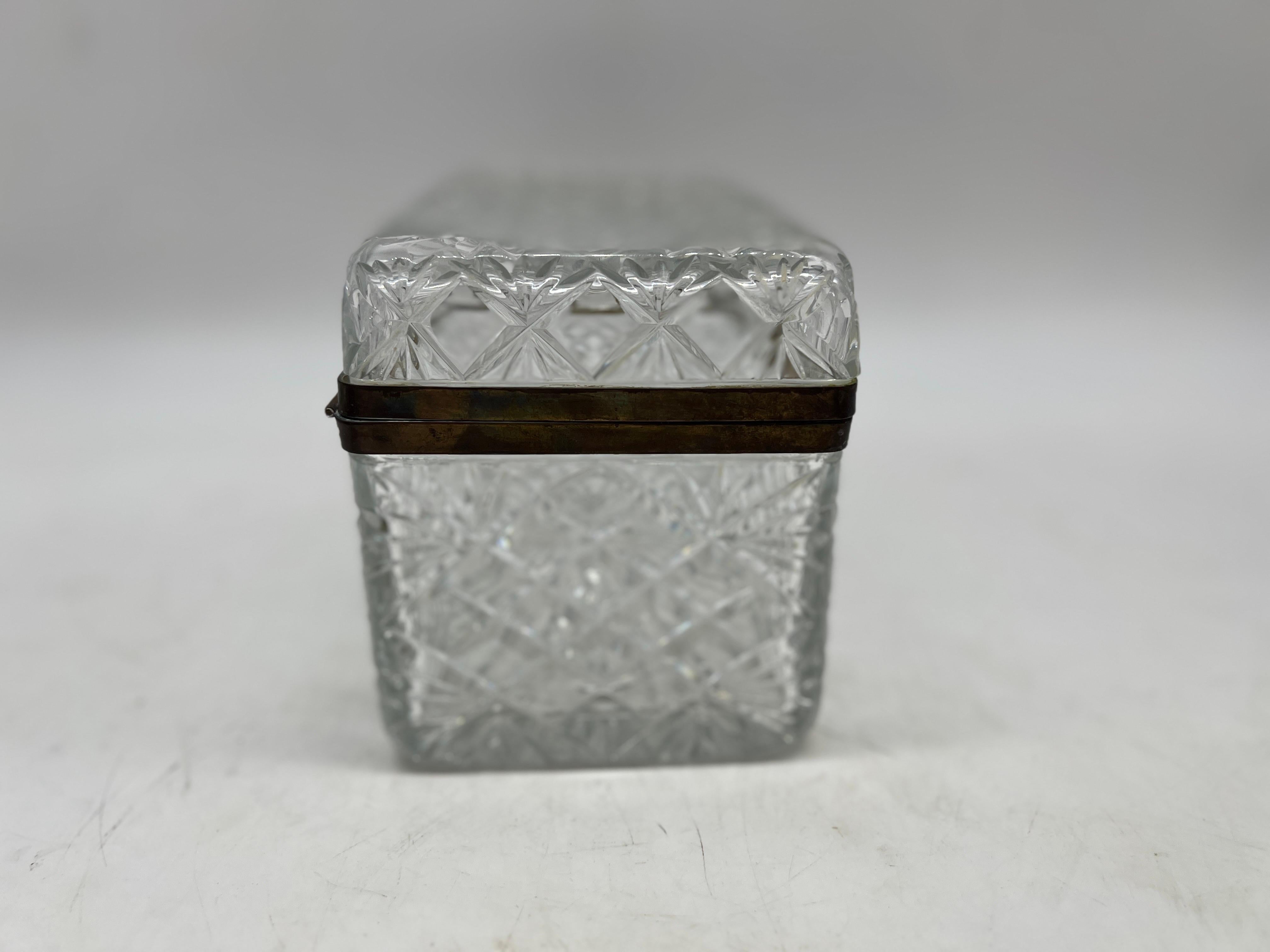 French, late 19th to early 20th century.

An antique cut crystal dresser box with ormolu mounted hinge. In the style of Baccarat.