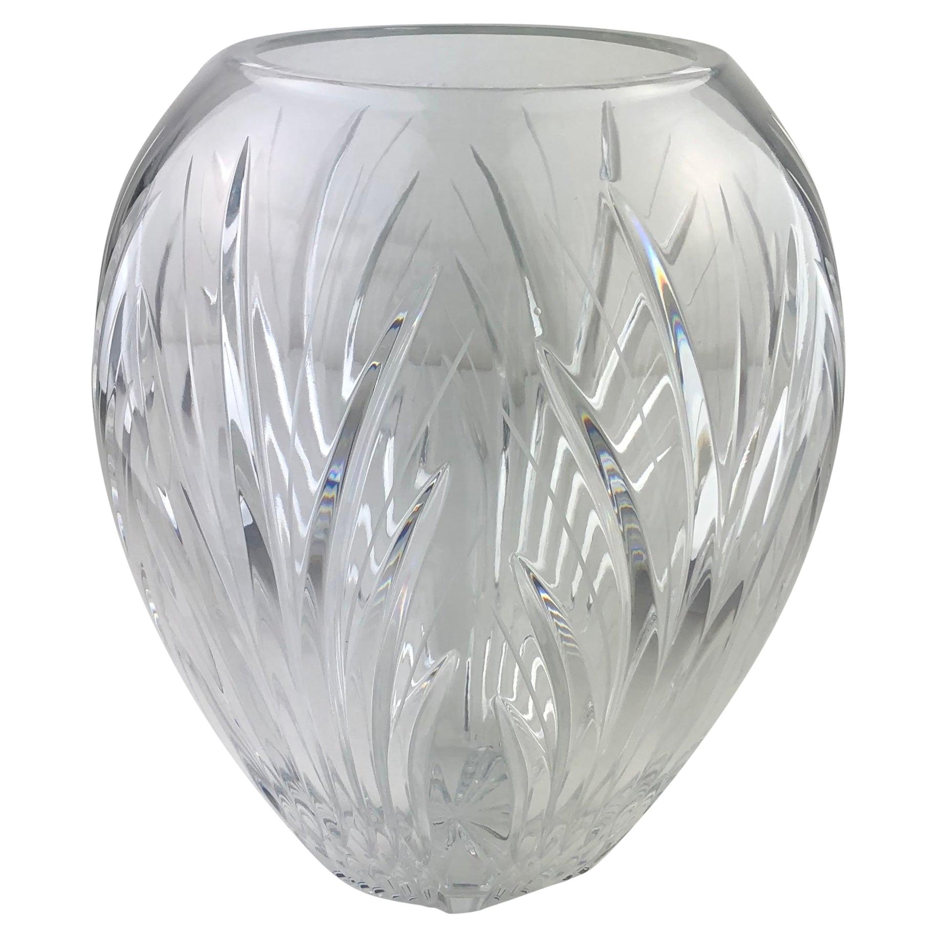 Vase à fleurs de style Baccarat en cristal taillé à la main
