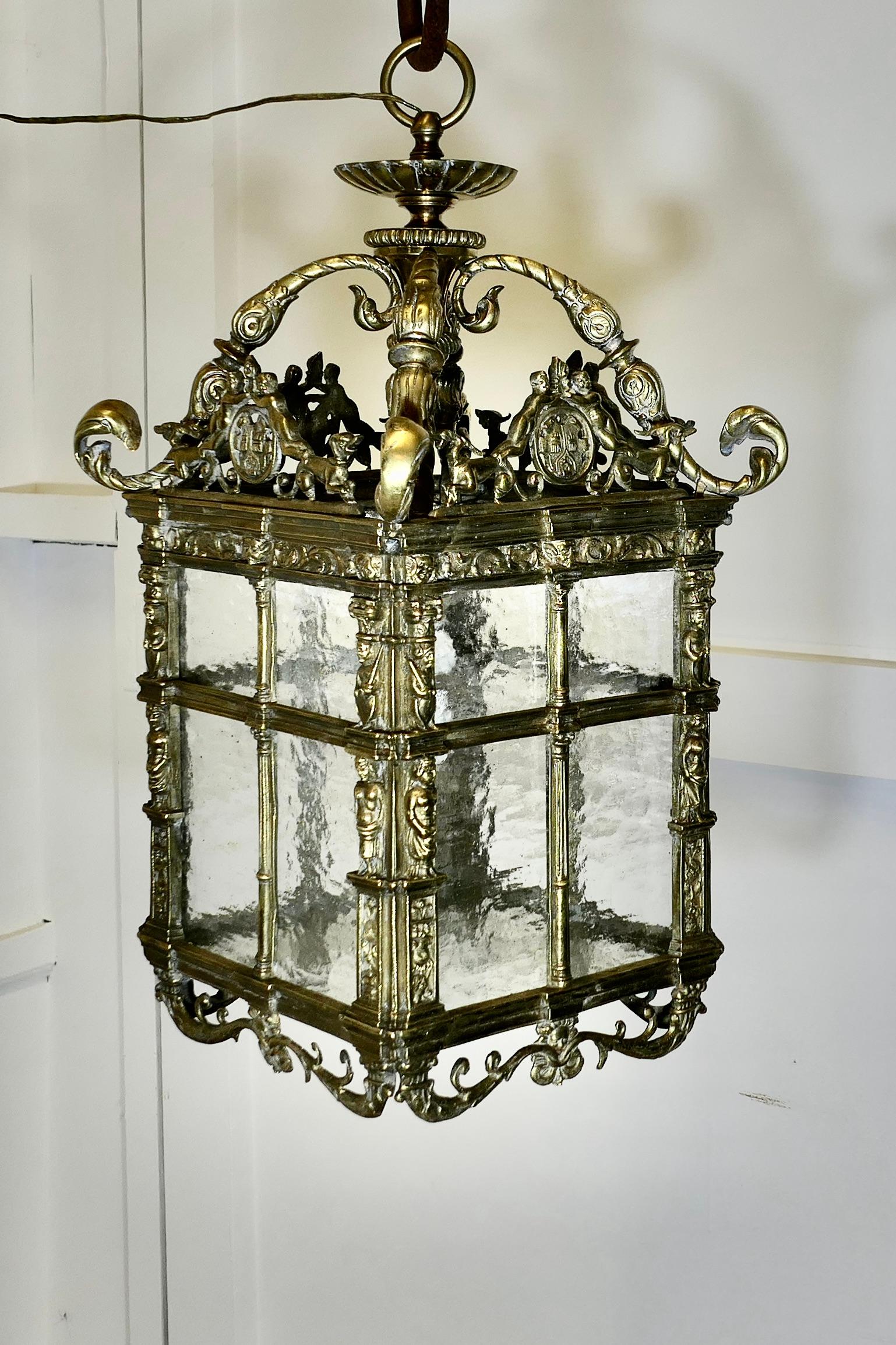 Gran lámpara de techo gótica decorada en estilo francés para Hall en venta 4