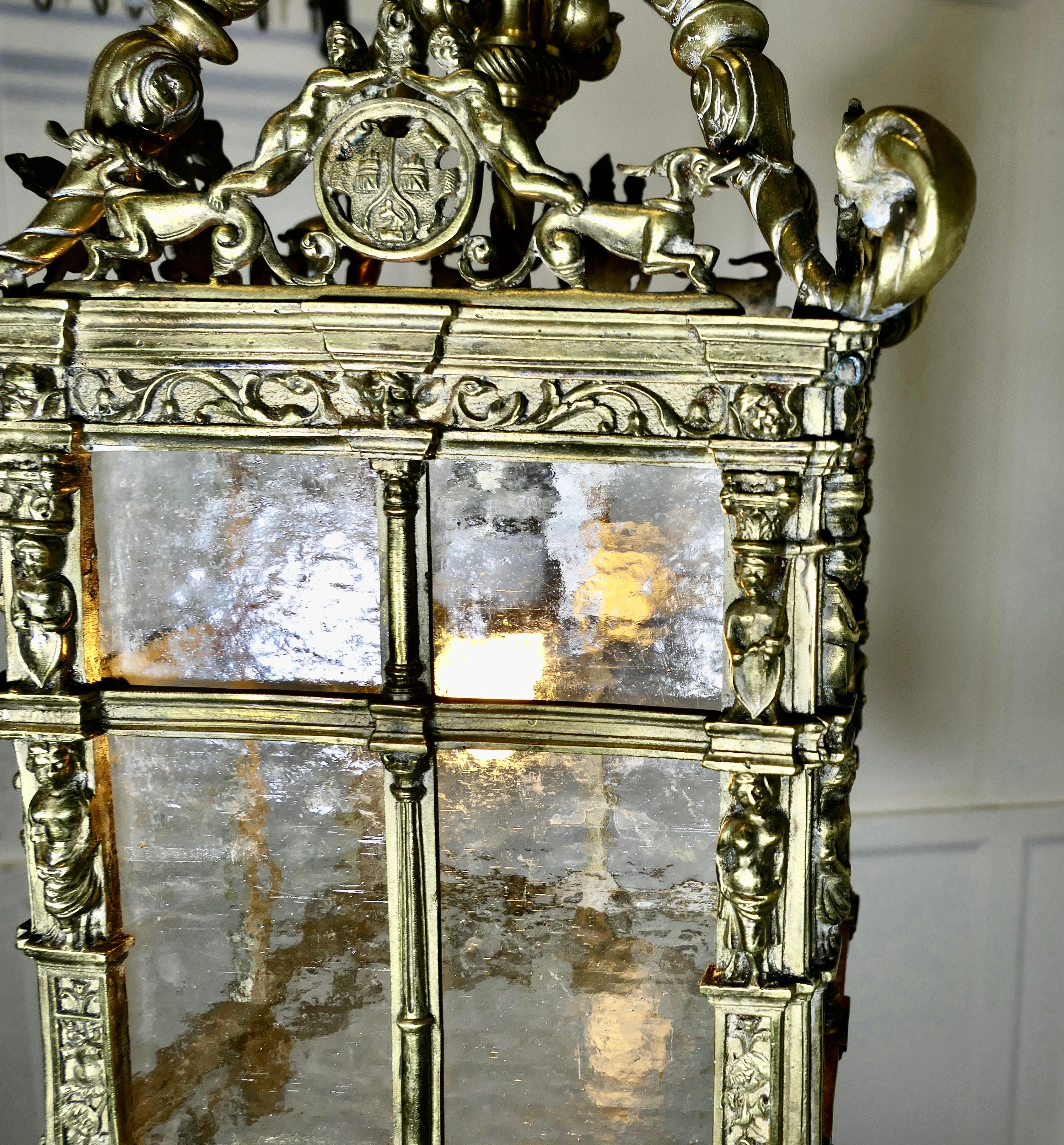 Gran lámpara de techo gótica decorada en estilo francés para Hall en venta 8
