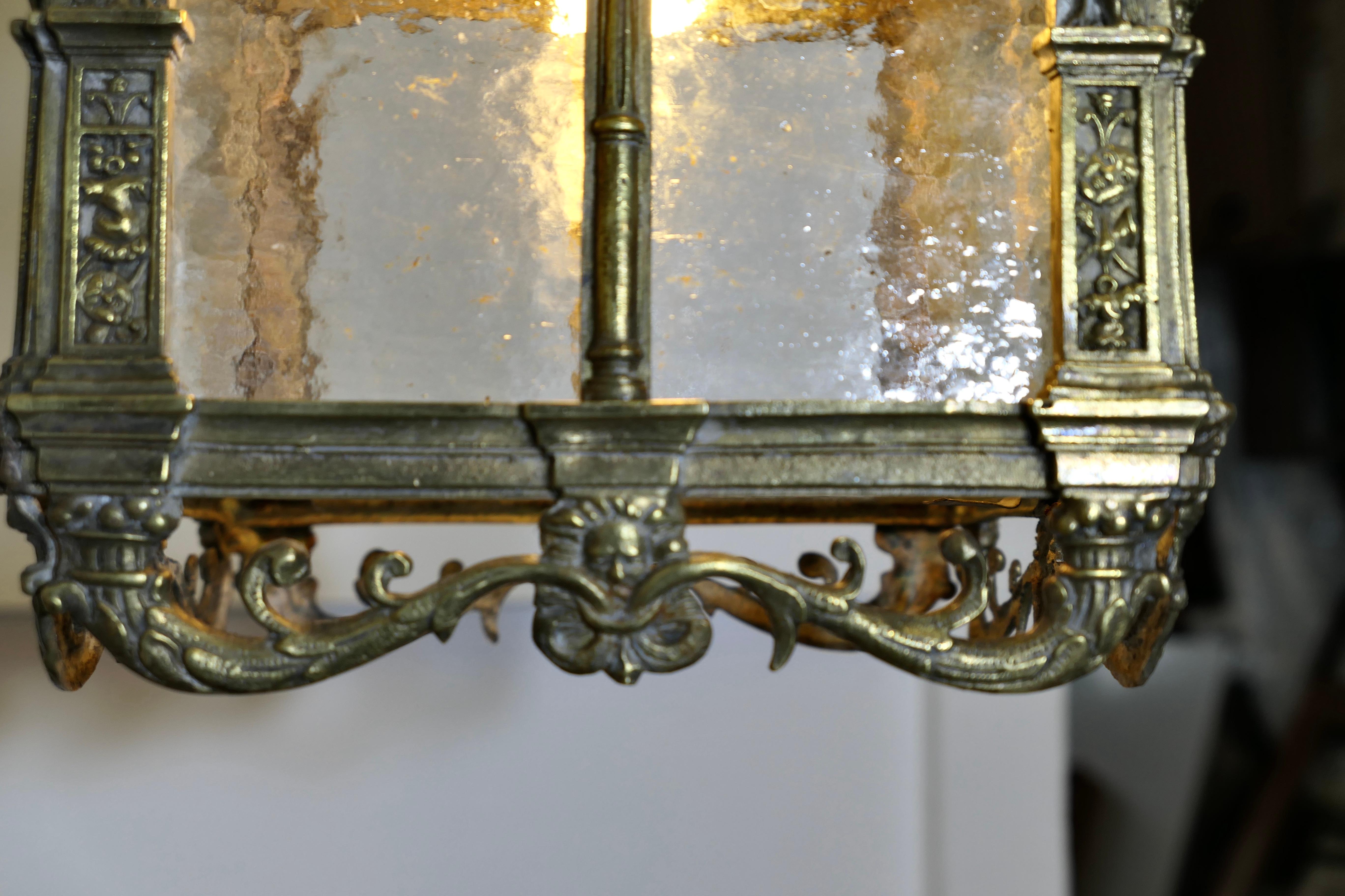 Gran lámpara de techo gótica decorada en estilo francés para Hall Fines del siglo XIX en venta