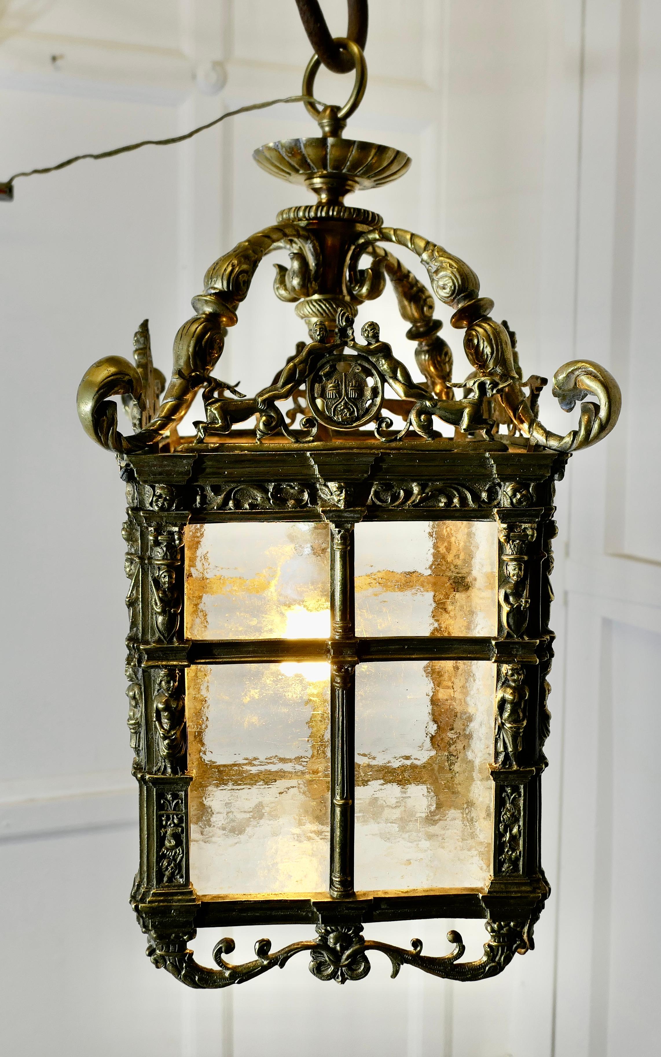 Gran lámpara de techo gótica decorada en estilo francés para Hall en venta 1