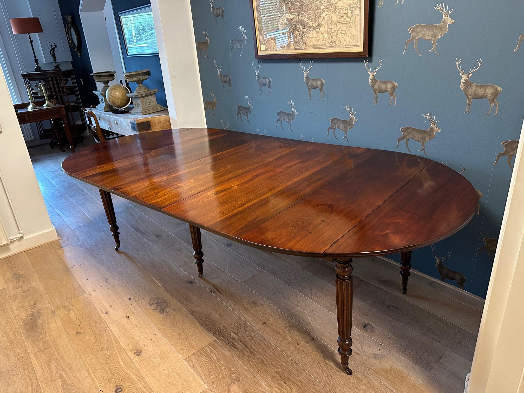 large French dining table For Sale 6