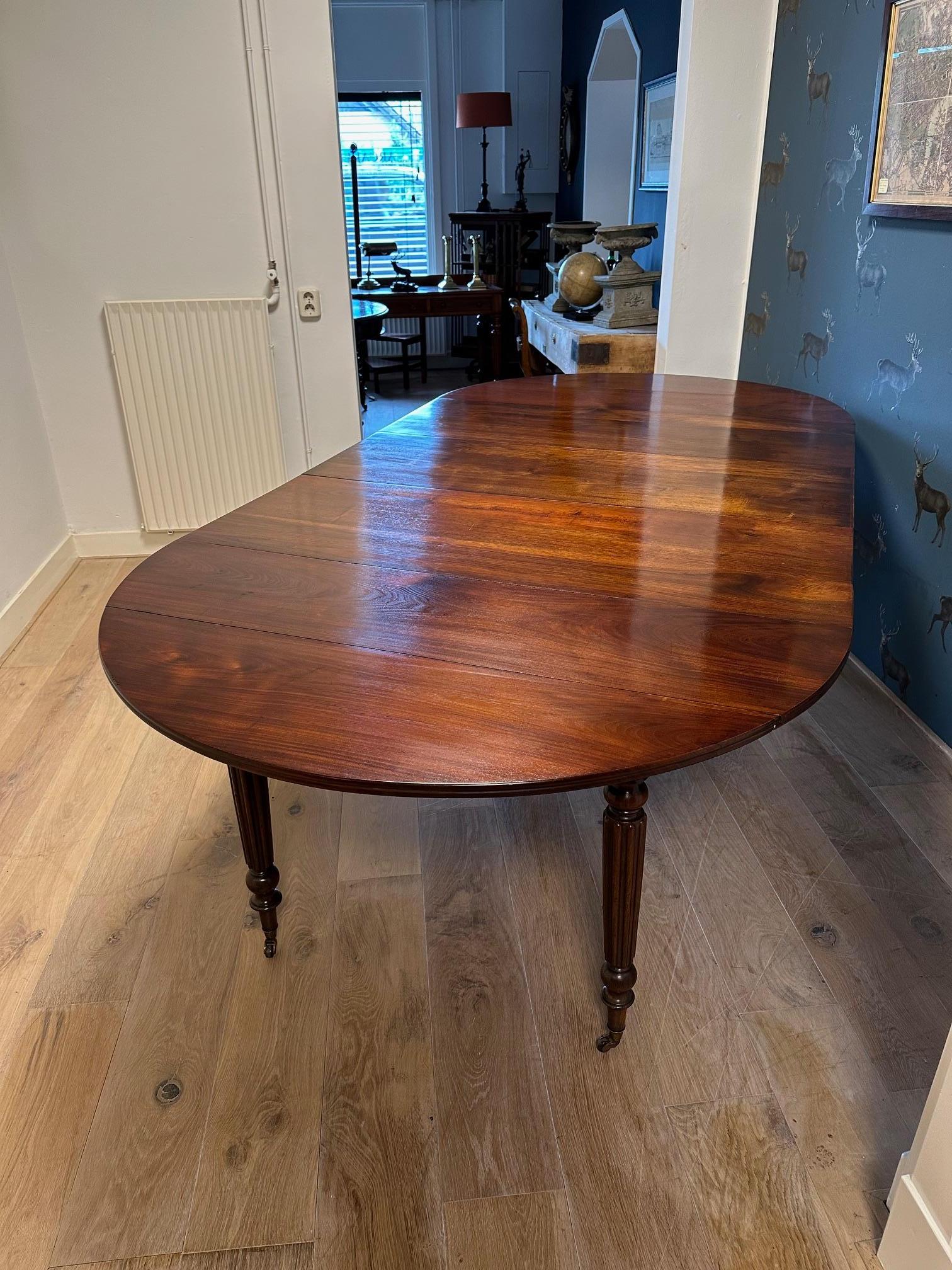 large French dining table For Sale 7
