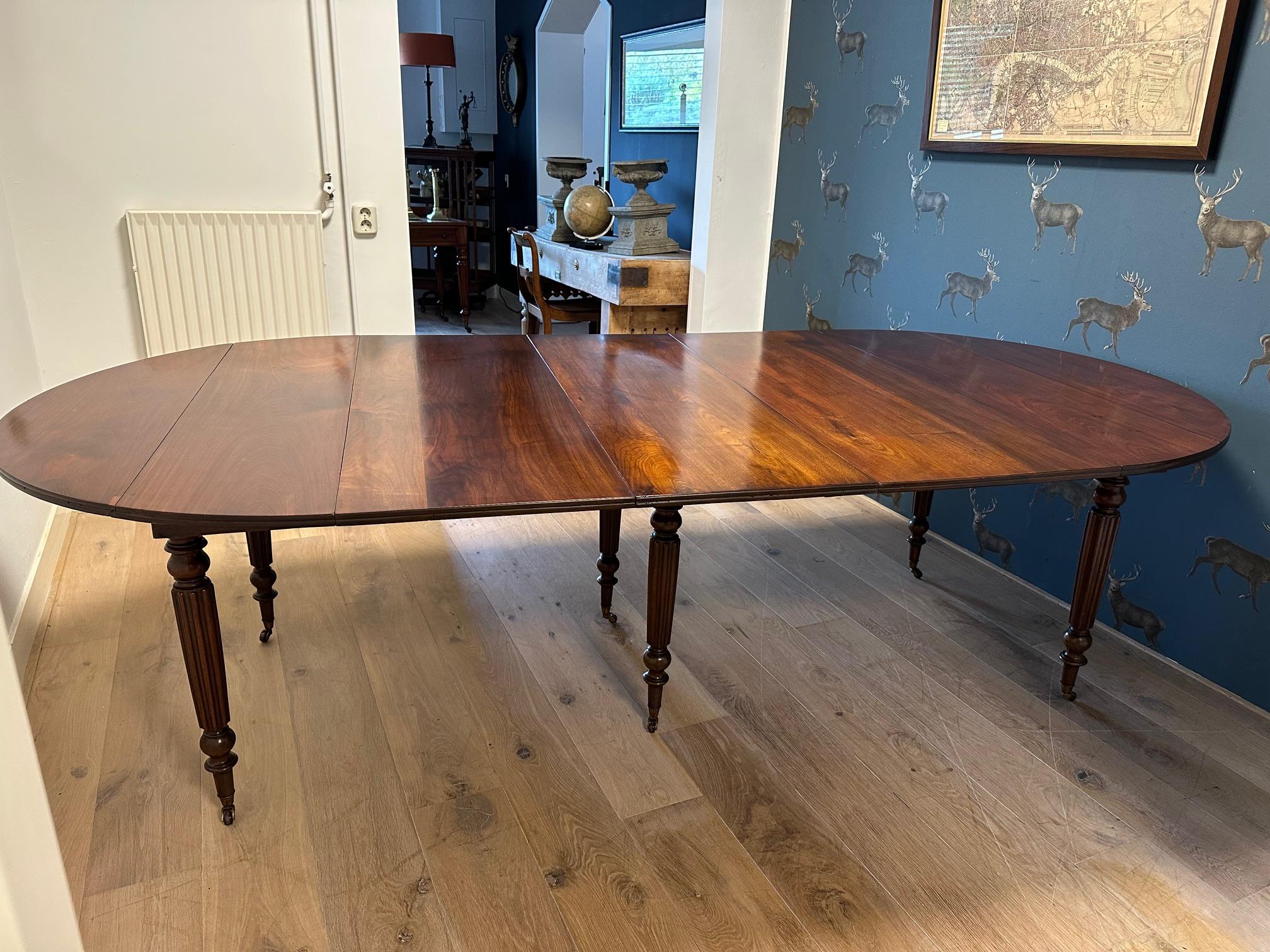 large French dining table For Sale 9