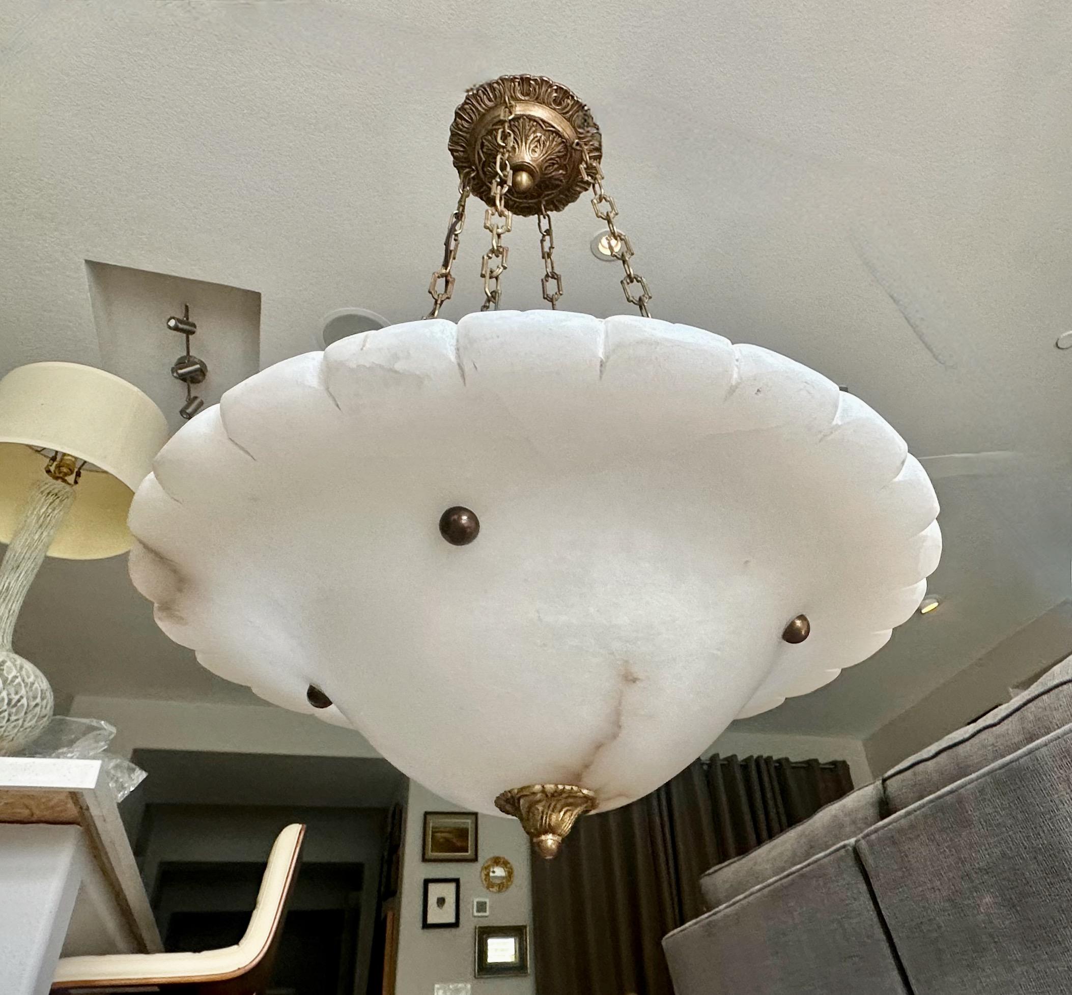 Grande lampadario a sospensione in alabastro in stile Directoire francese in vendita 4