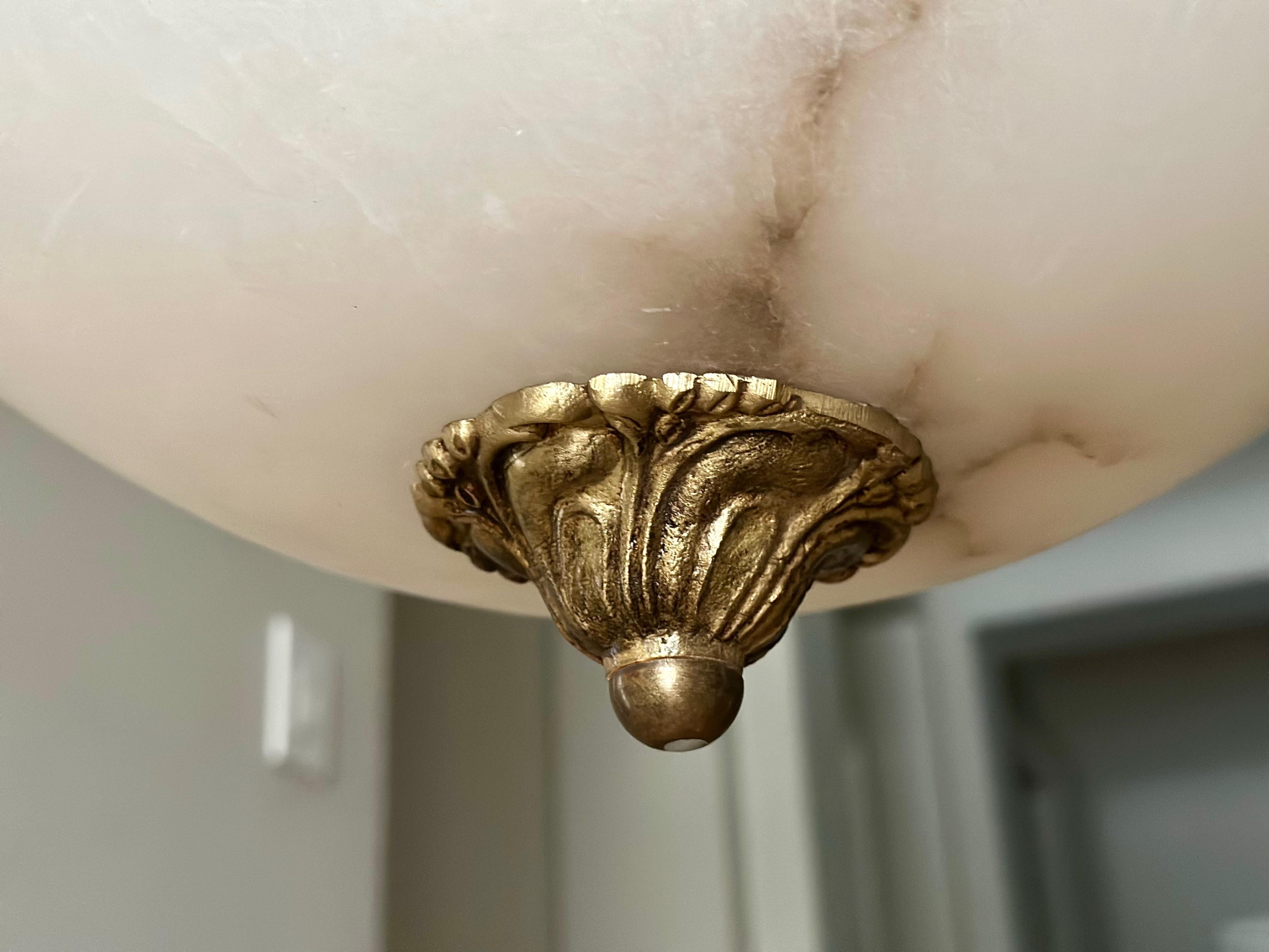 Grande lampadario a sospensione in alabastro in stile Directoire francese in vendita 8