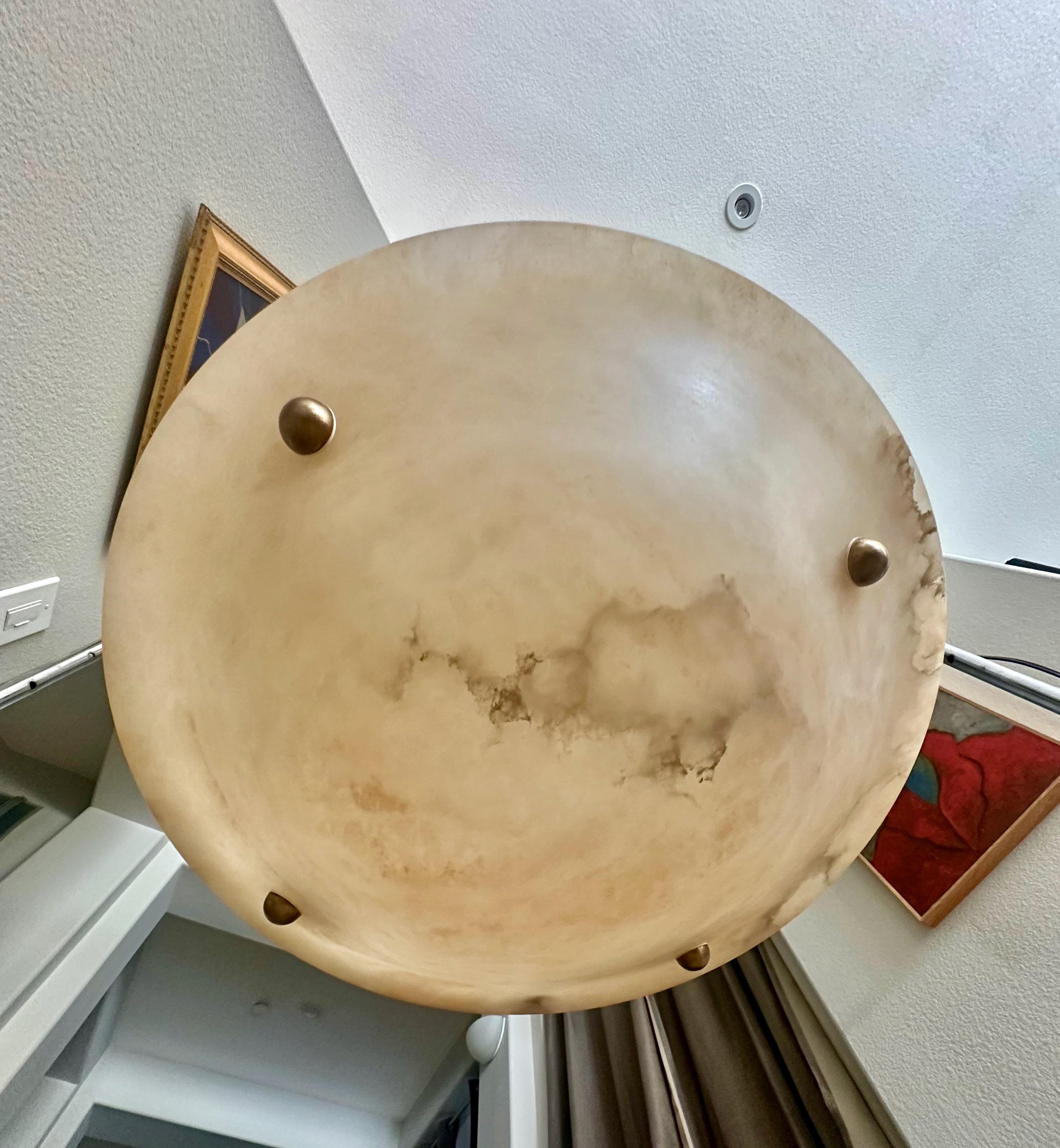 Grande lampadario a sospensione in alabastro in stile Directoire francese 2