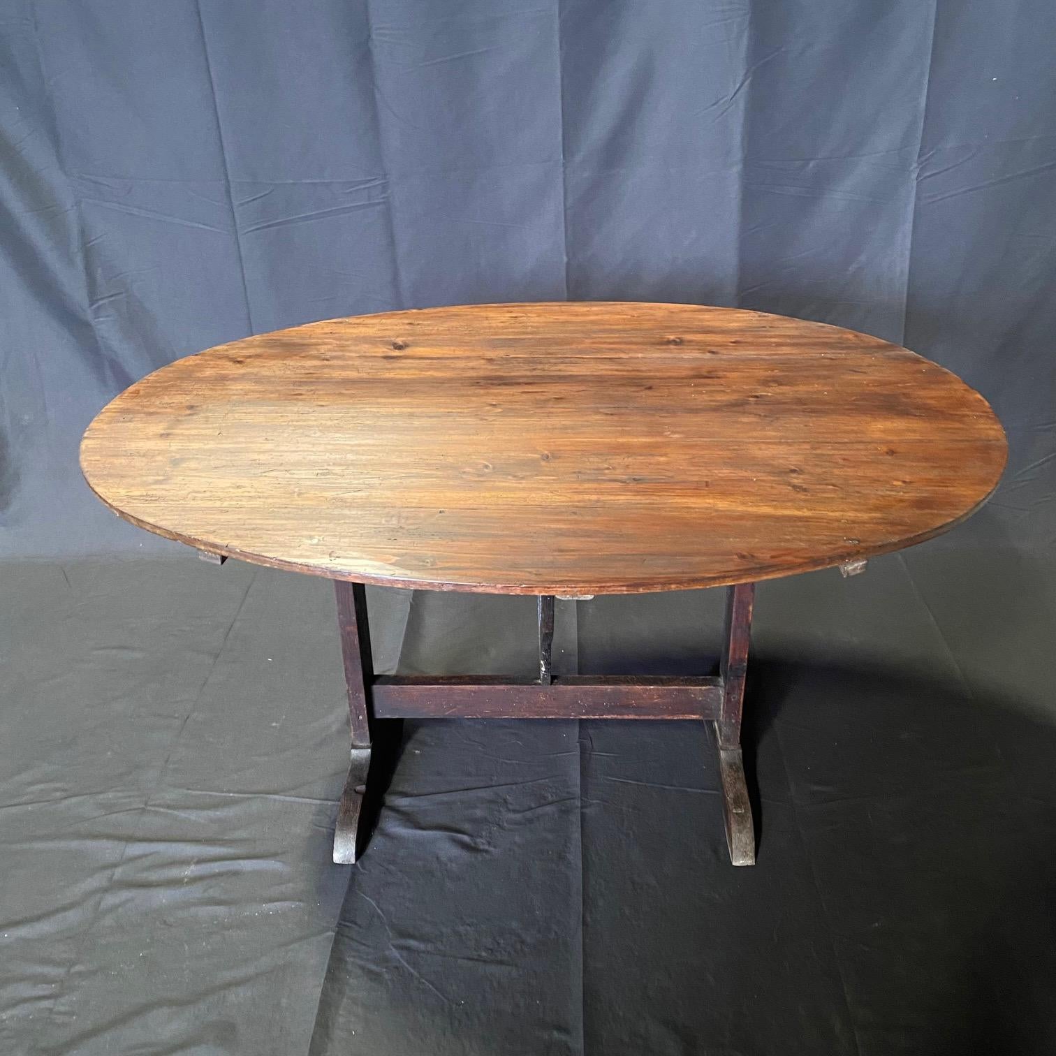 Wood Large French Early 19th Century Oval Wine Tasting or Tilt-Top Dining Table For Sale