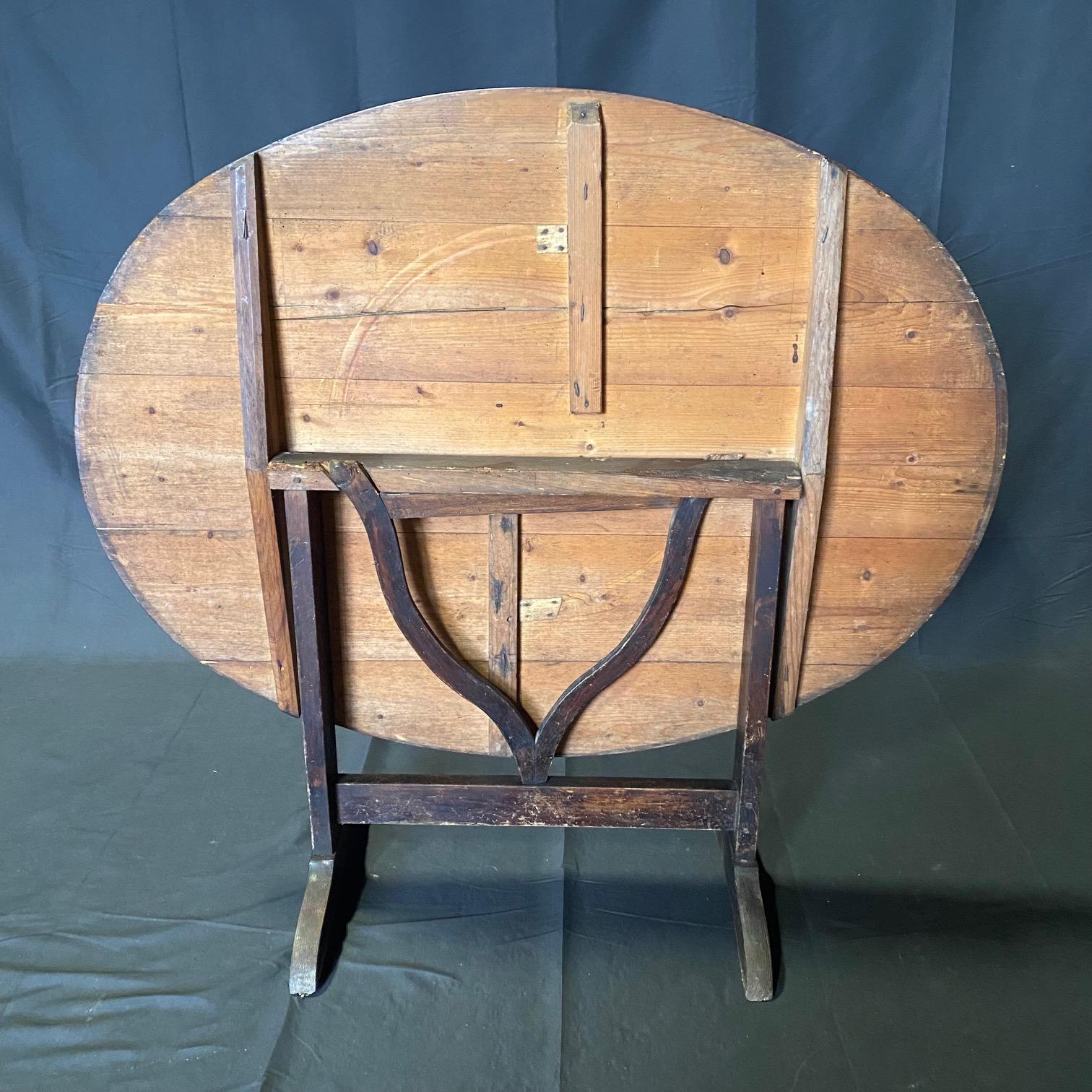 Large French Early 19th Century Oval Wine Tasting or Tilt-Top Dining Table For Sale 3