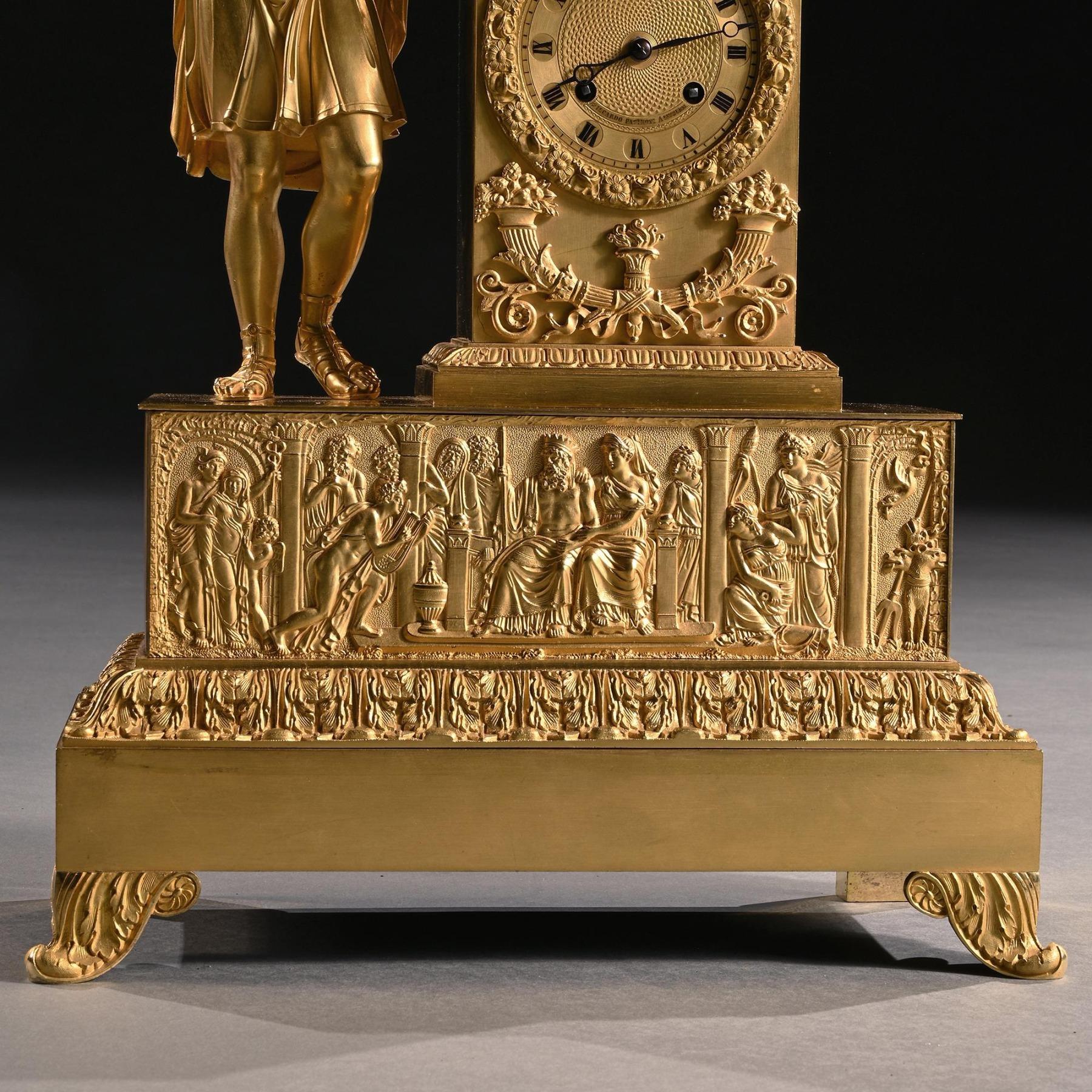 Grande horloge de chemine figurative franaise d'poque Empire en bronze dor d'une qualit exceptionnelle Bon état - En vente à Benington, Herts