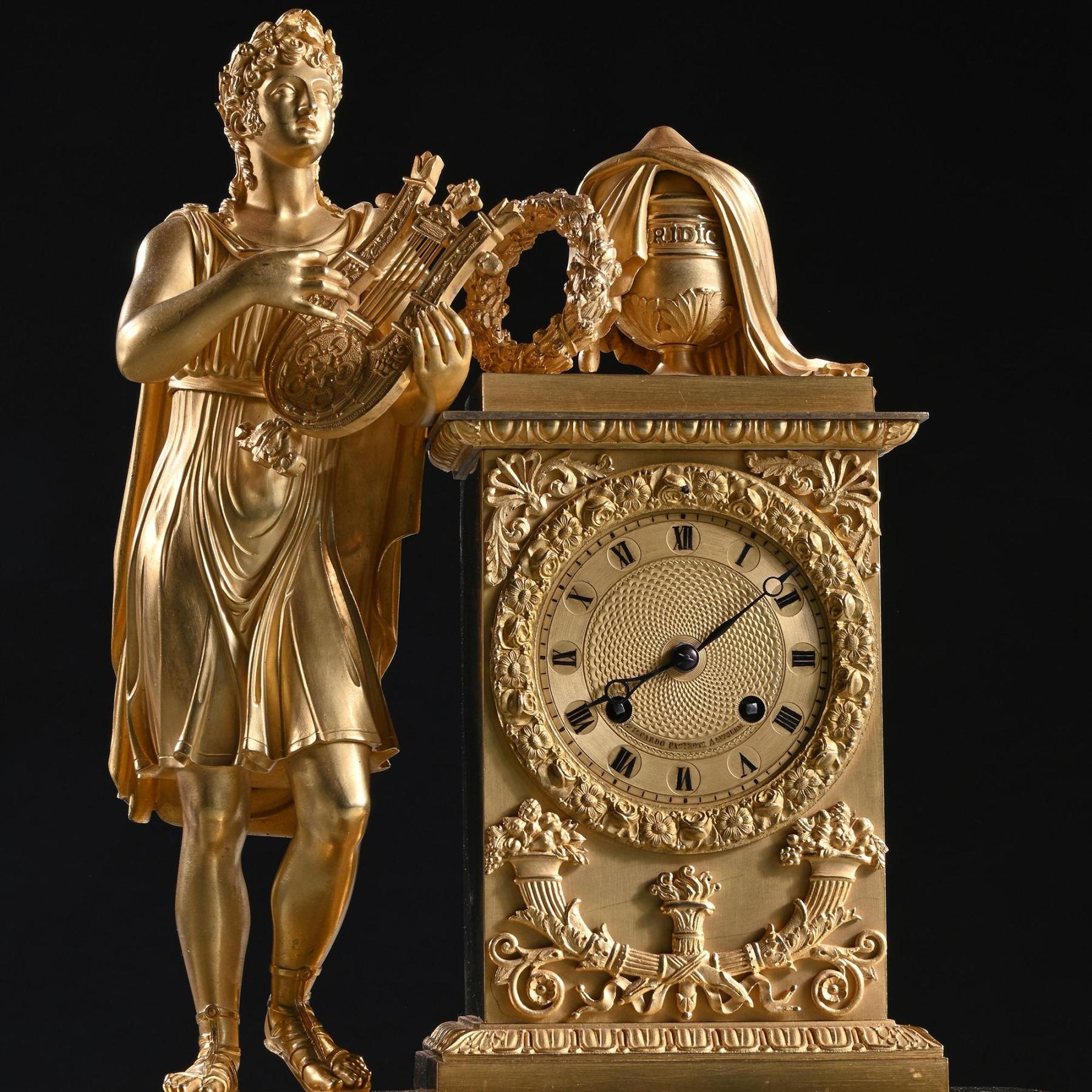 Grande horloge de chemine figurative franaise d'poque Empire en bronze dor d'une qualit exceptionnelle en vente 1