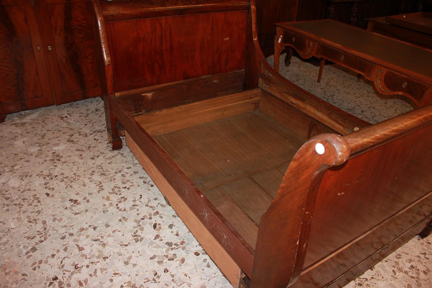 Large French Empire Sleigh Bed in Rosewood, Charles X Style For Sale 3