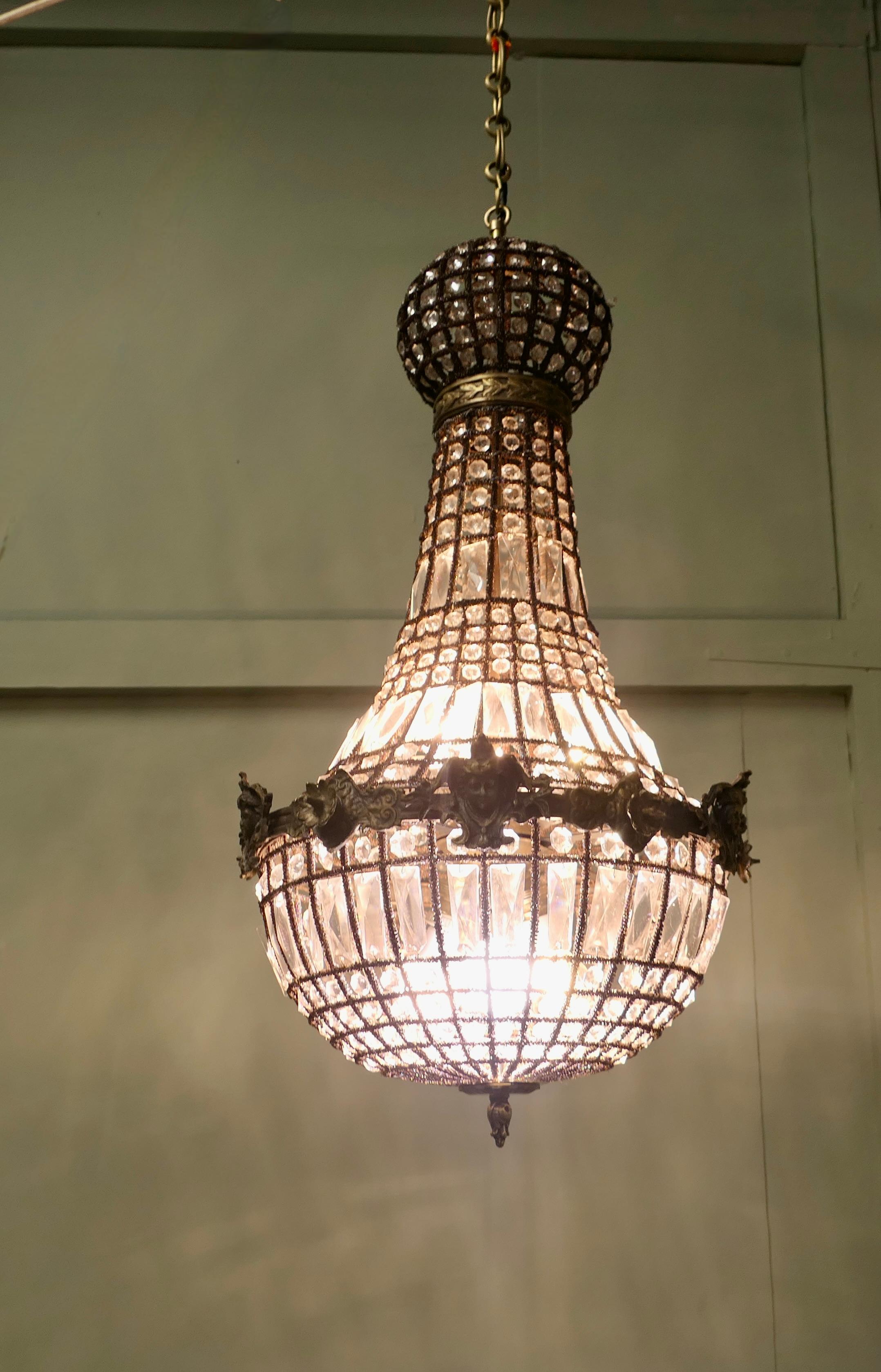 Début du 20ème siècle Grand lustre à ballons de style Empire français Une belle pièce en vente