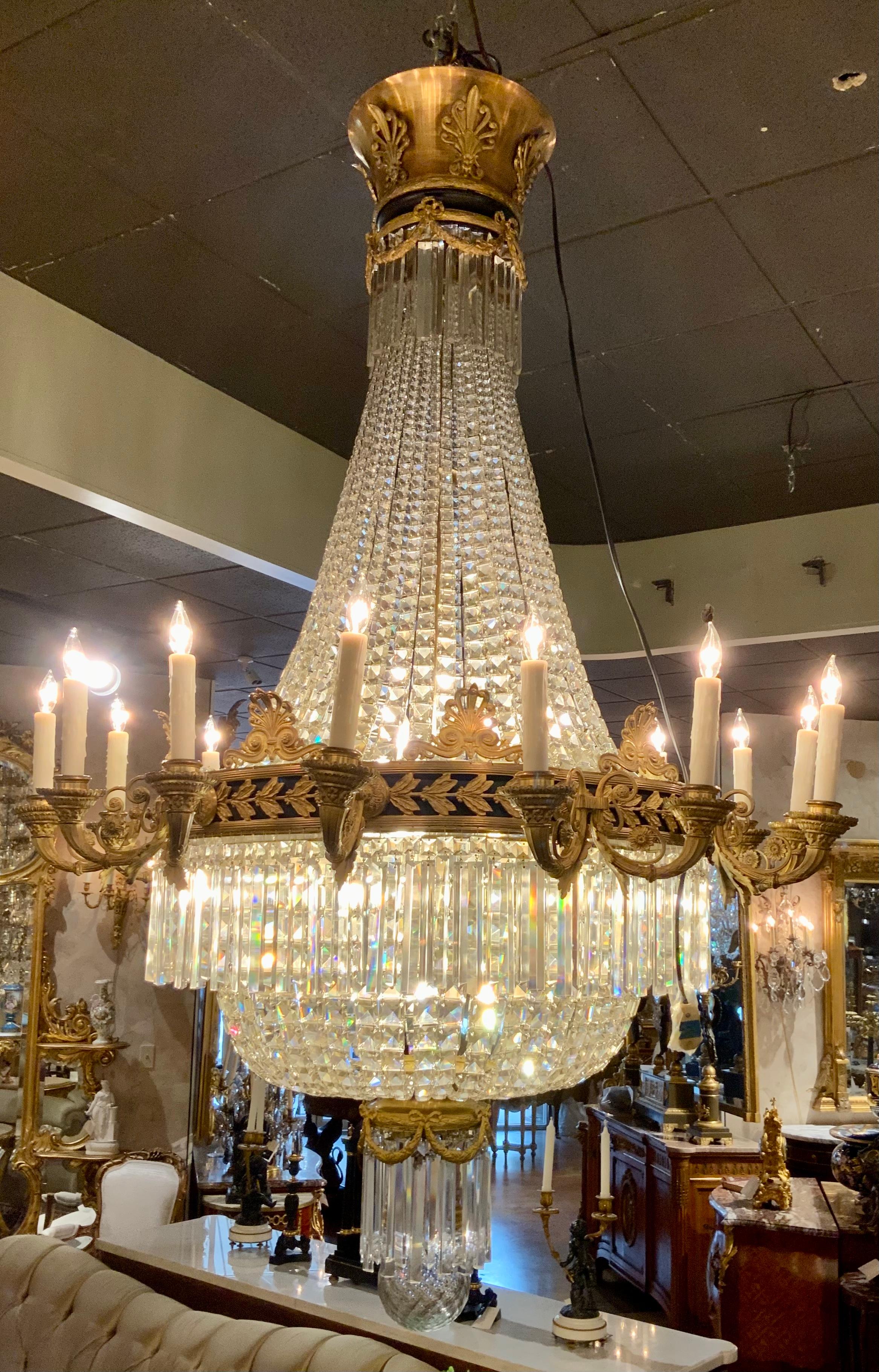 Large French Empire Style Chandelier Bronze Dore and Black with 22 Lights In Good Condition For Sale In Houston, TX